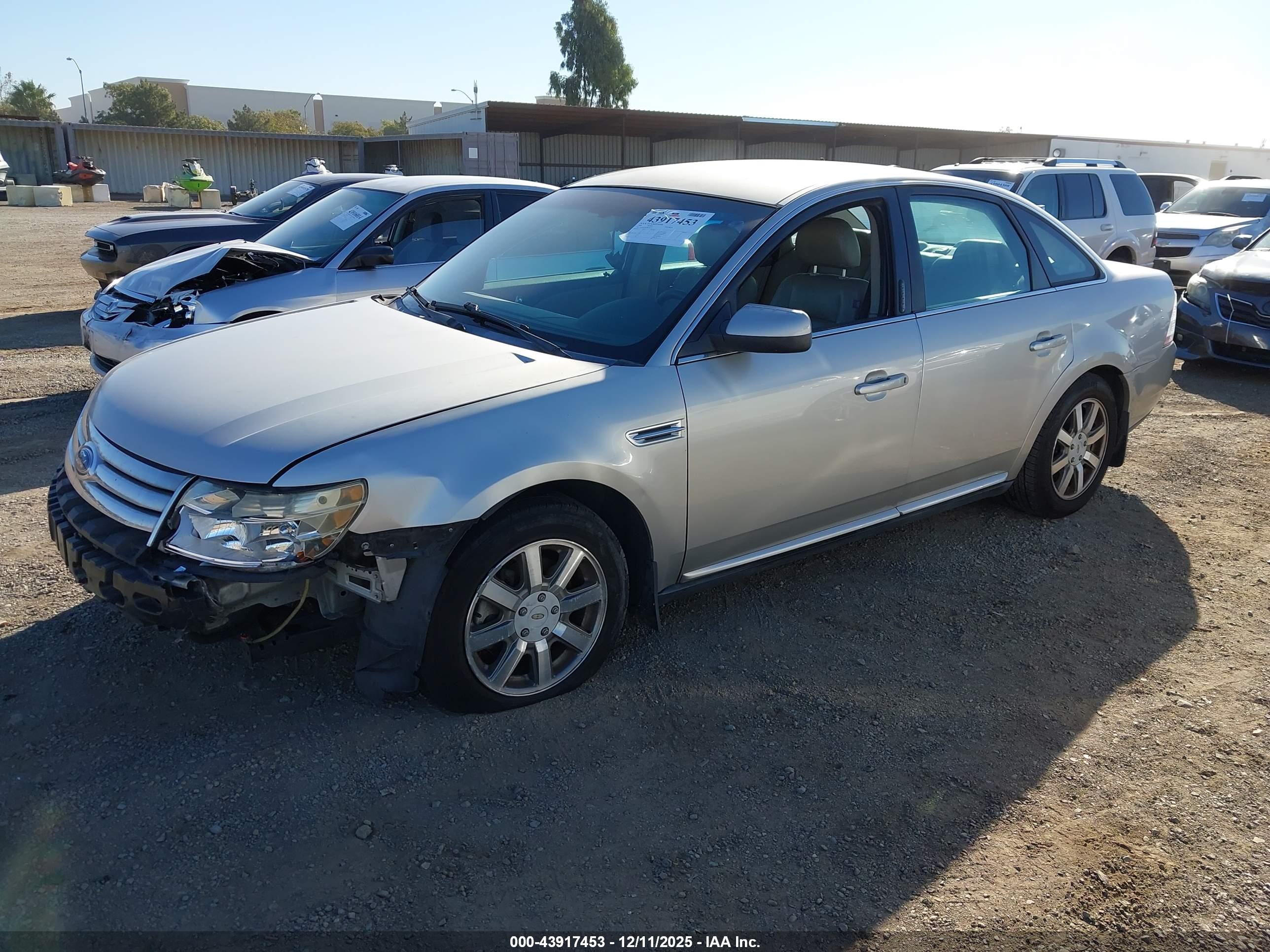 FORD TAURUS image 2