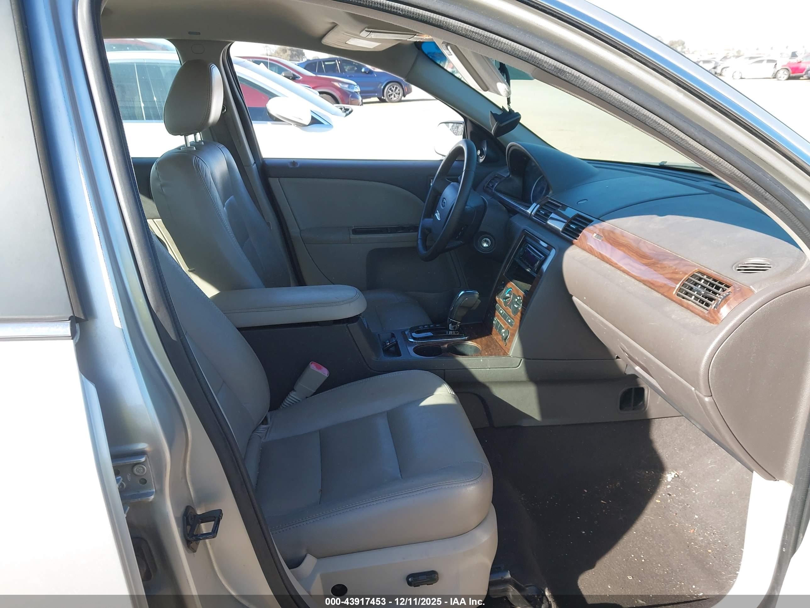 FORD TAURUS image 5