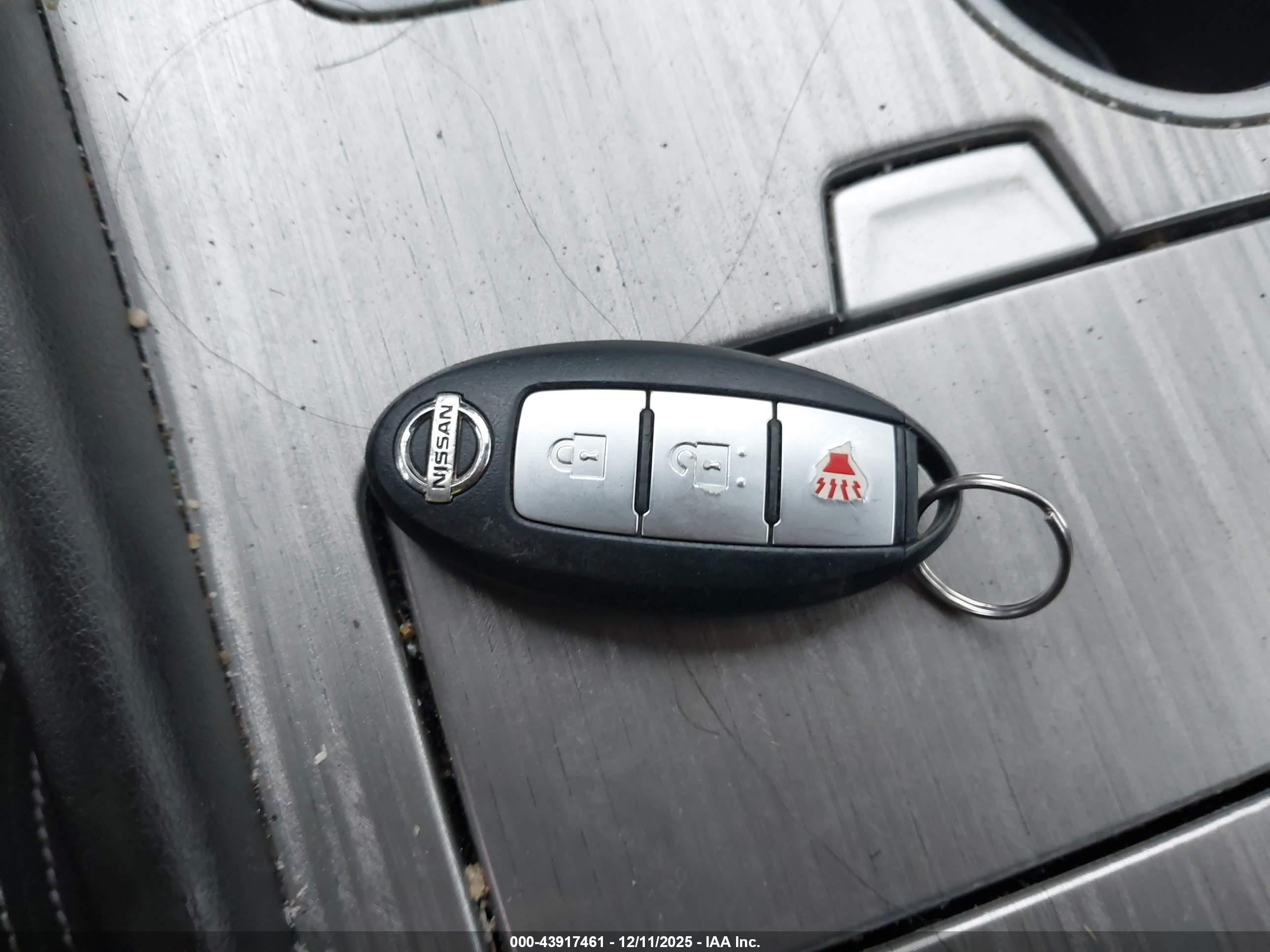 NISSAN MURANO image 11