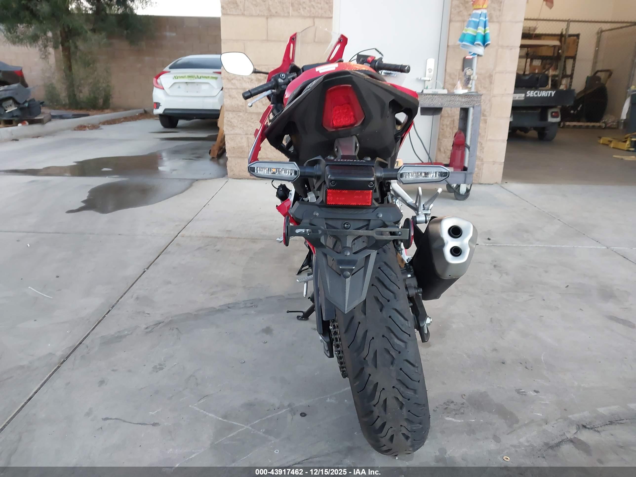 HONDA CBR500 image 6