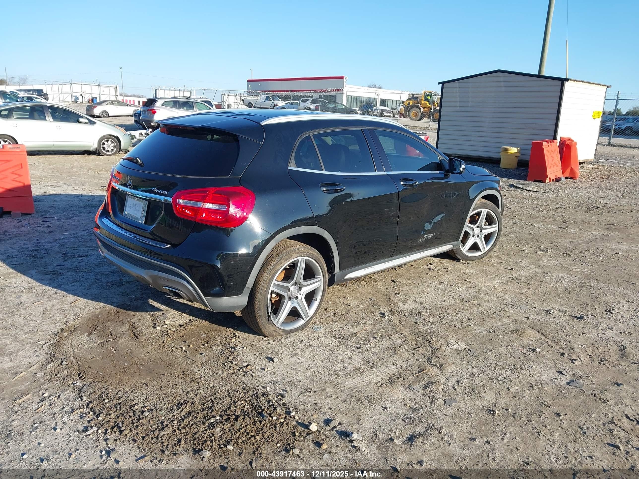 MERCEDES-BENZ GLA image 4