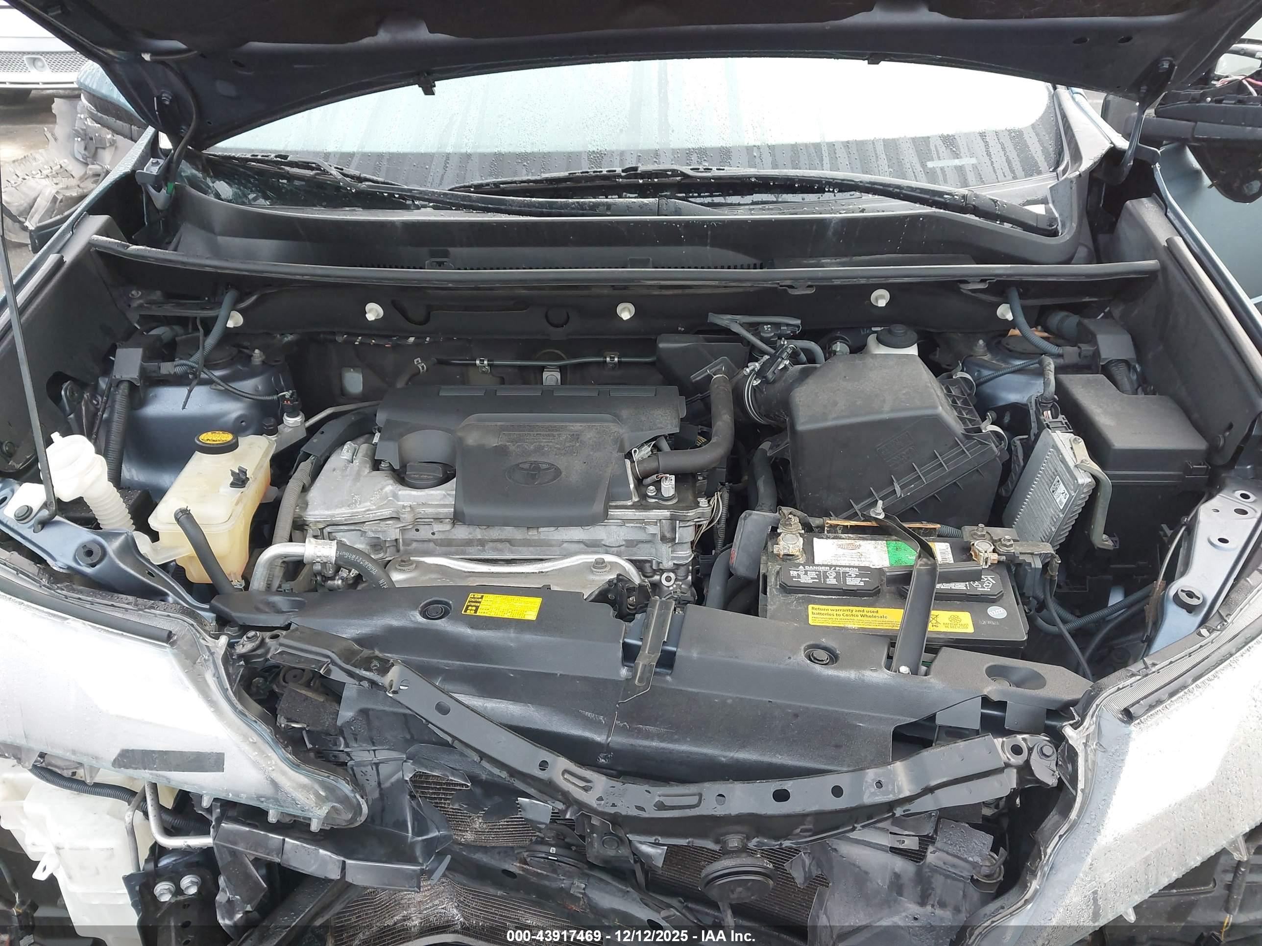 TOYOTA RAV4 image 10