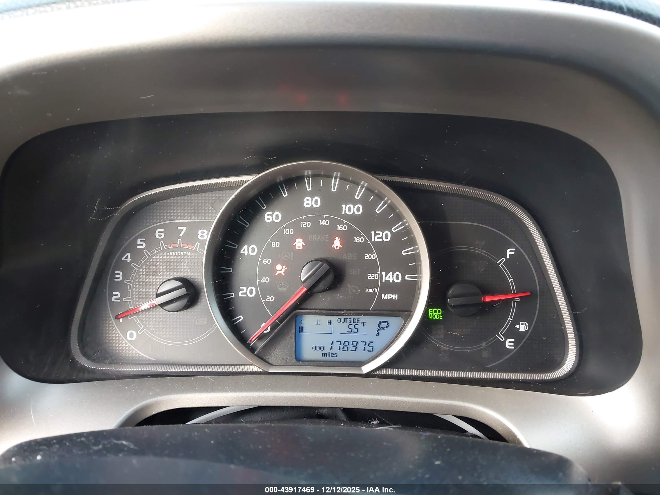TOYOTA RAV4 image 7