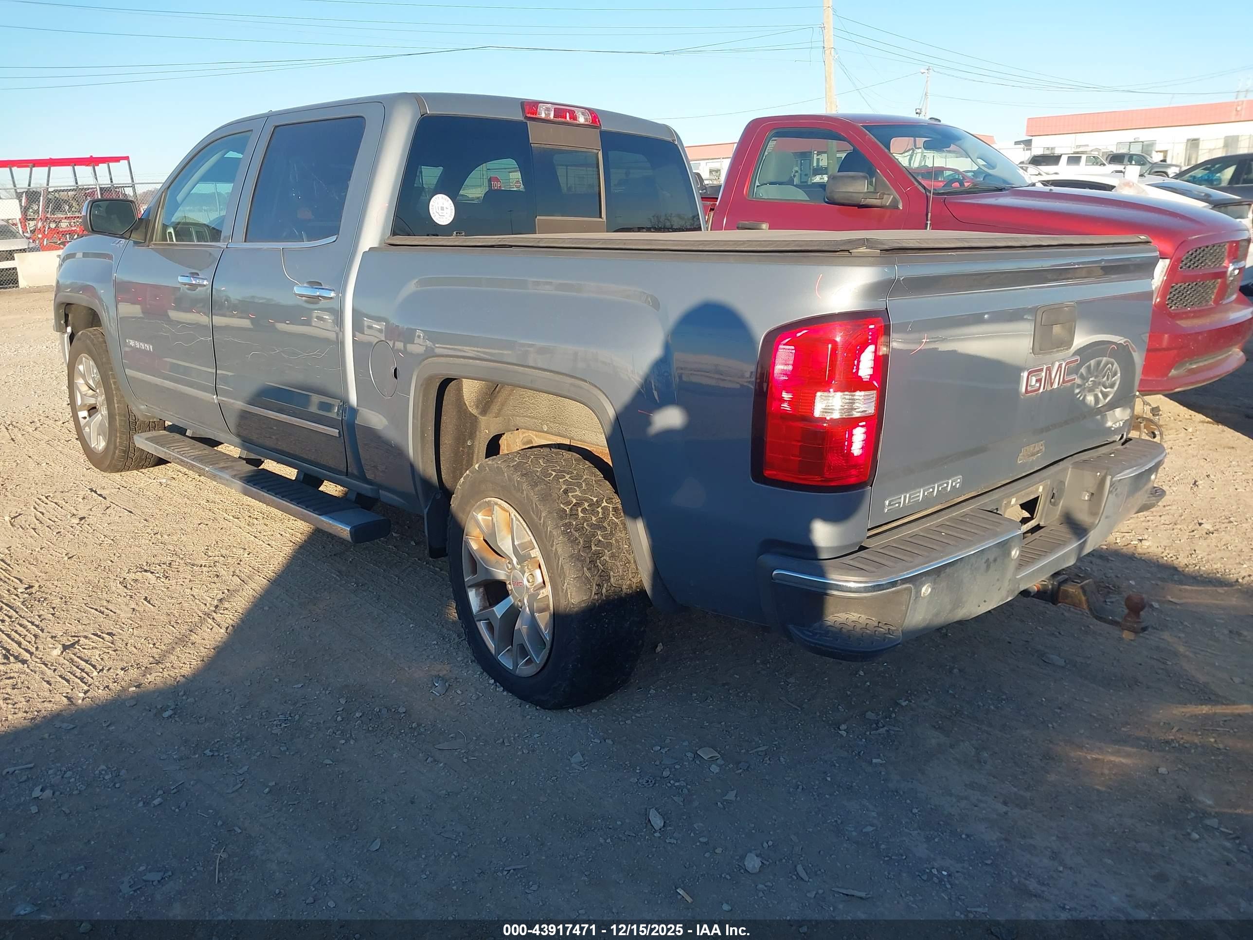 GMC SIERRA image 3