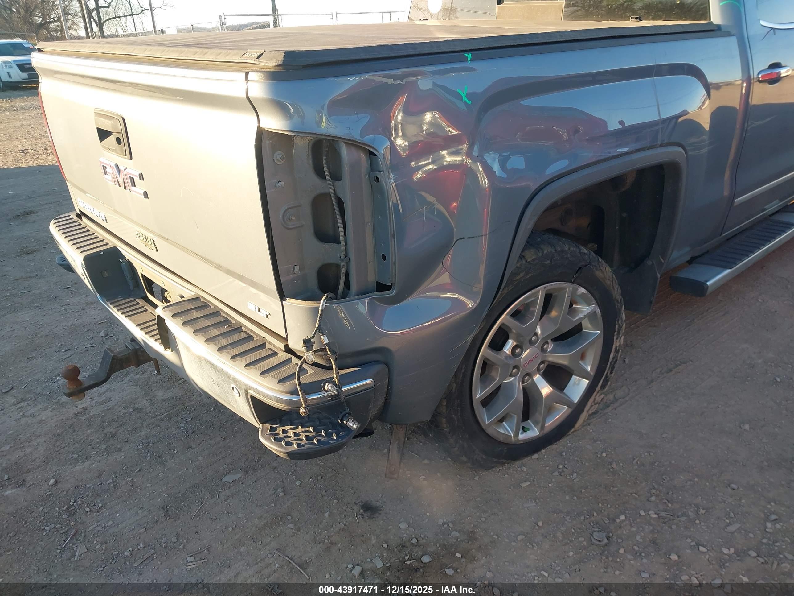 GMC SIERRA image 6