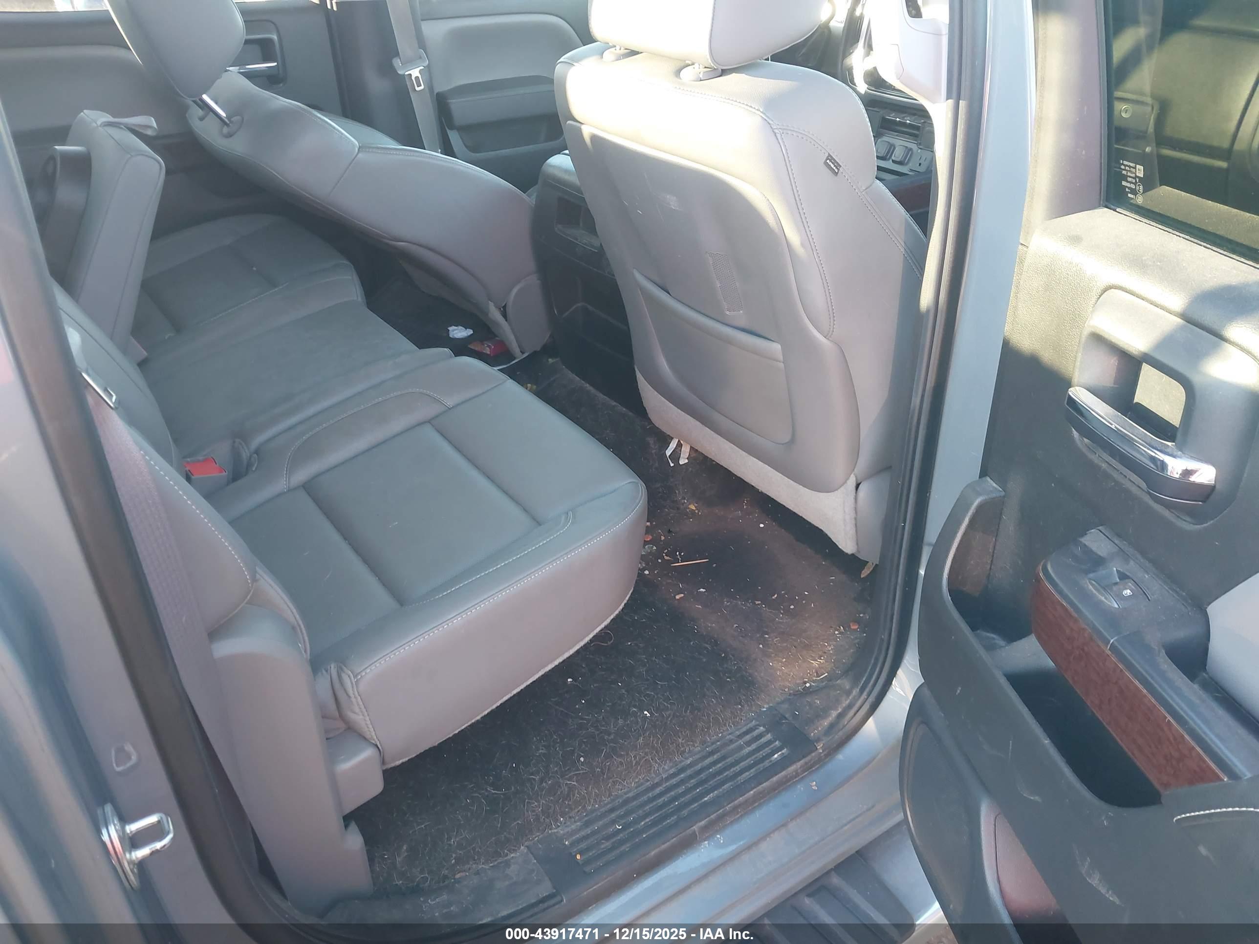 GMC SIERRA image 8