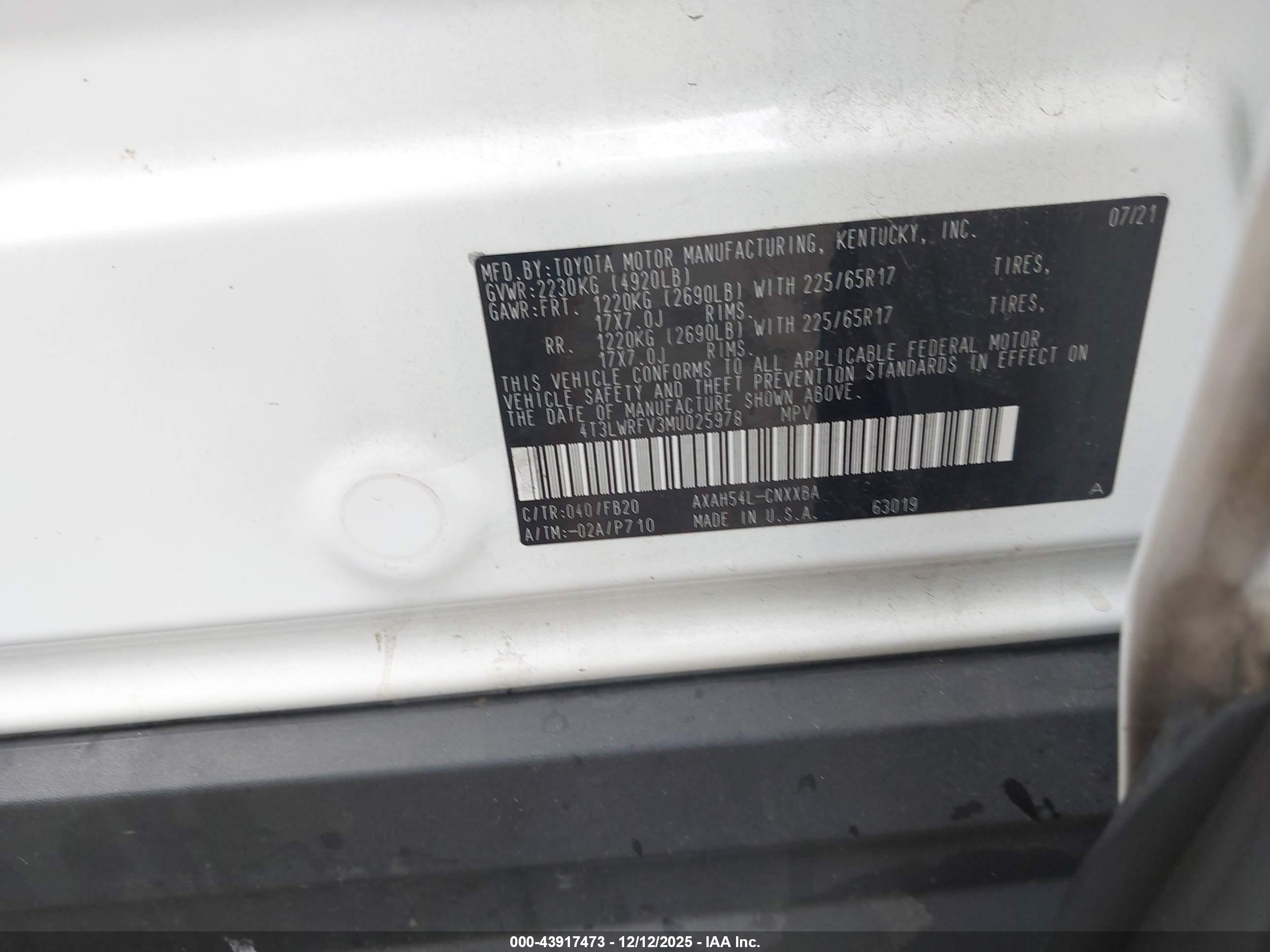 TOYOTA RAV4 image 9