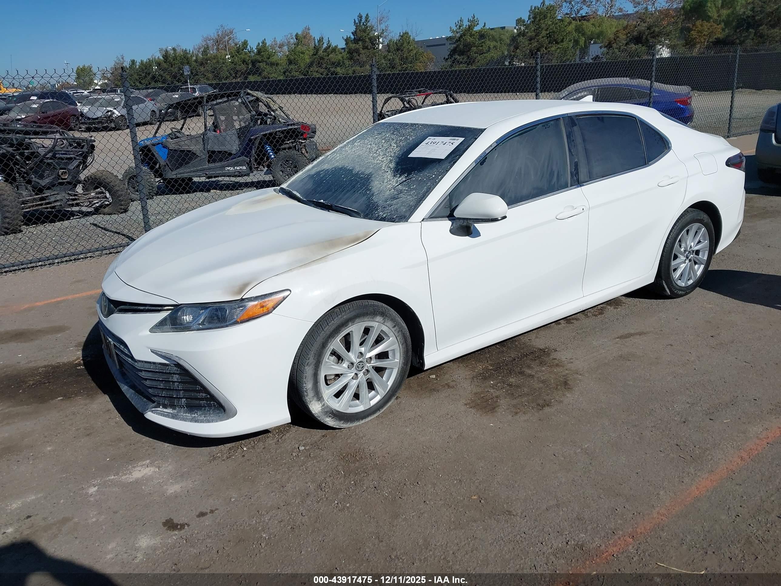 TOYOTA CAMRY image 2