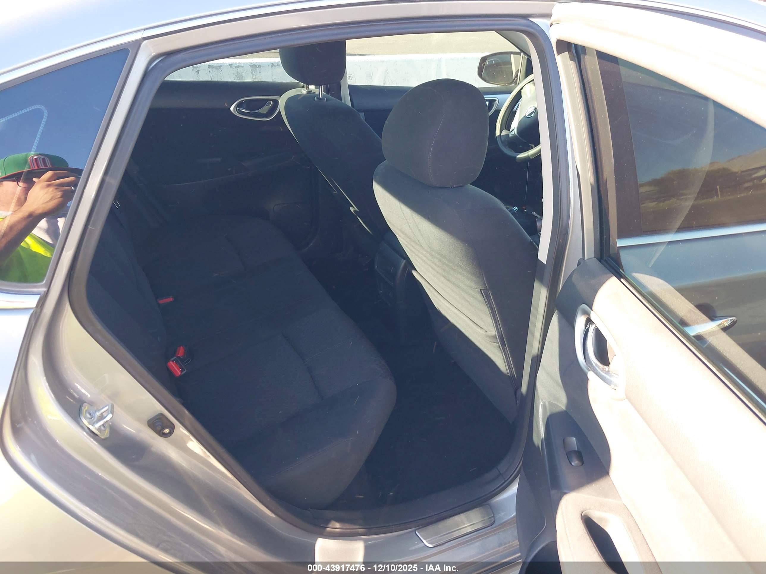 NISSAN SENTRA image 8