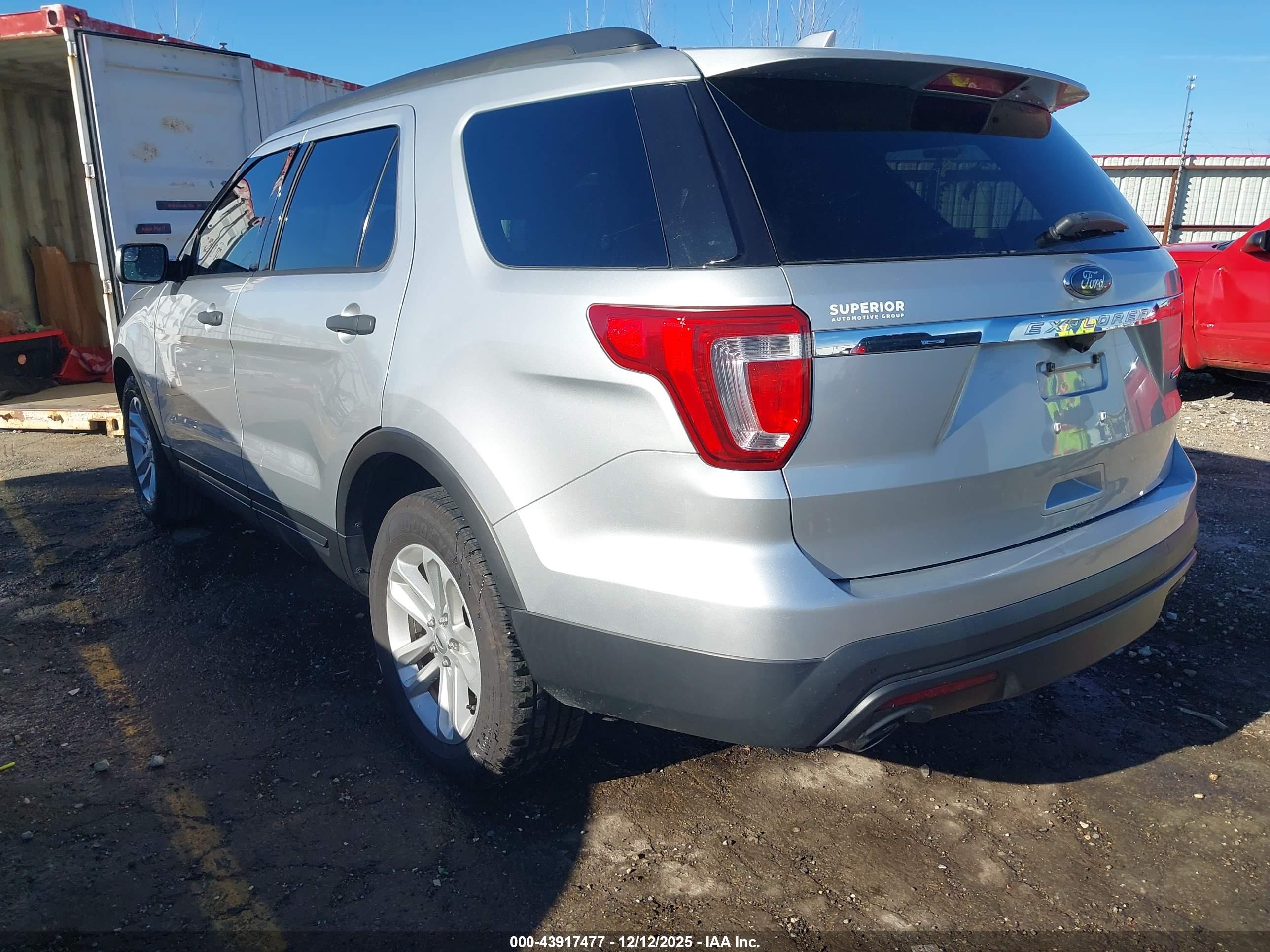 FORD EXPLORER image 3