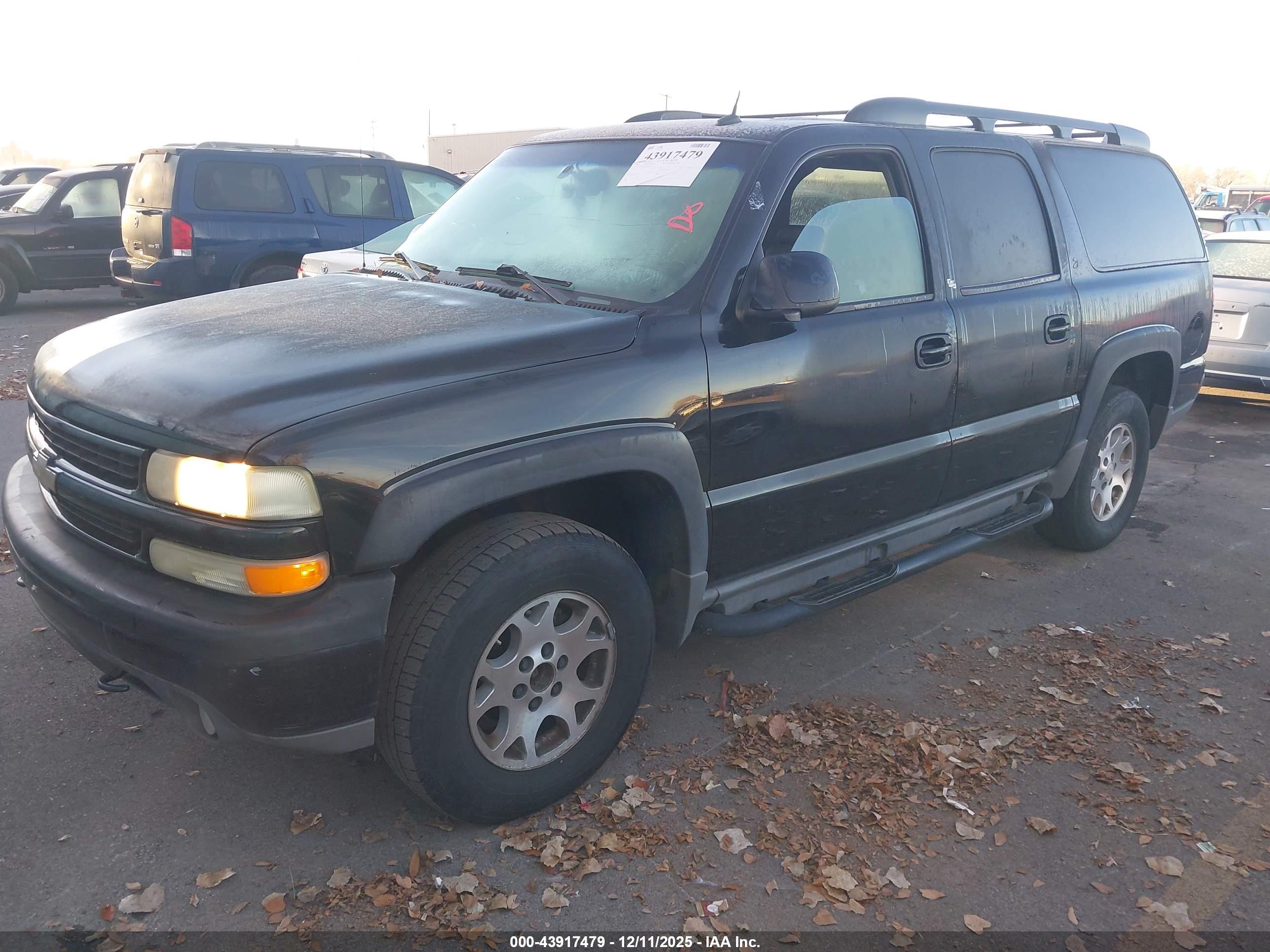 CHEVROLET SUBURBAN image 2