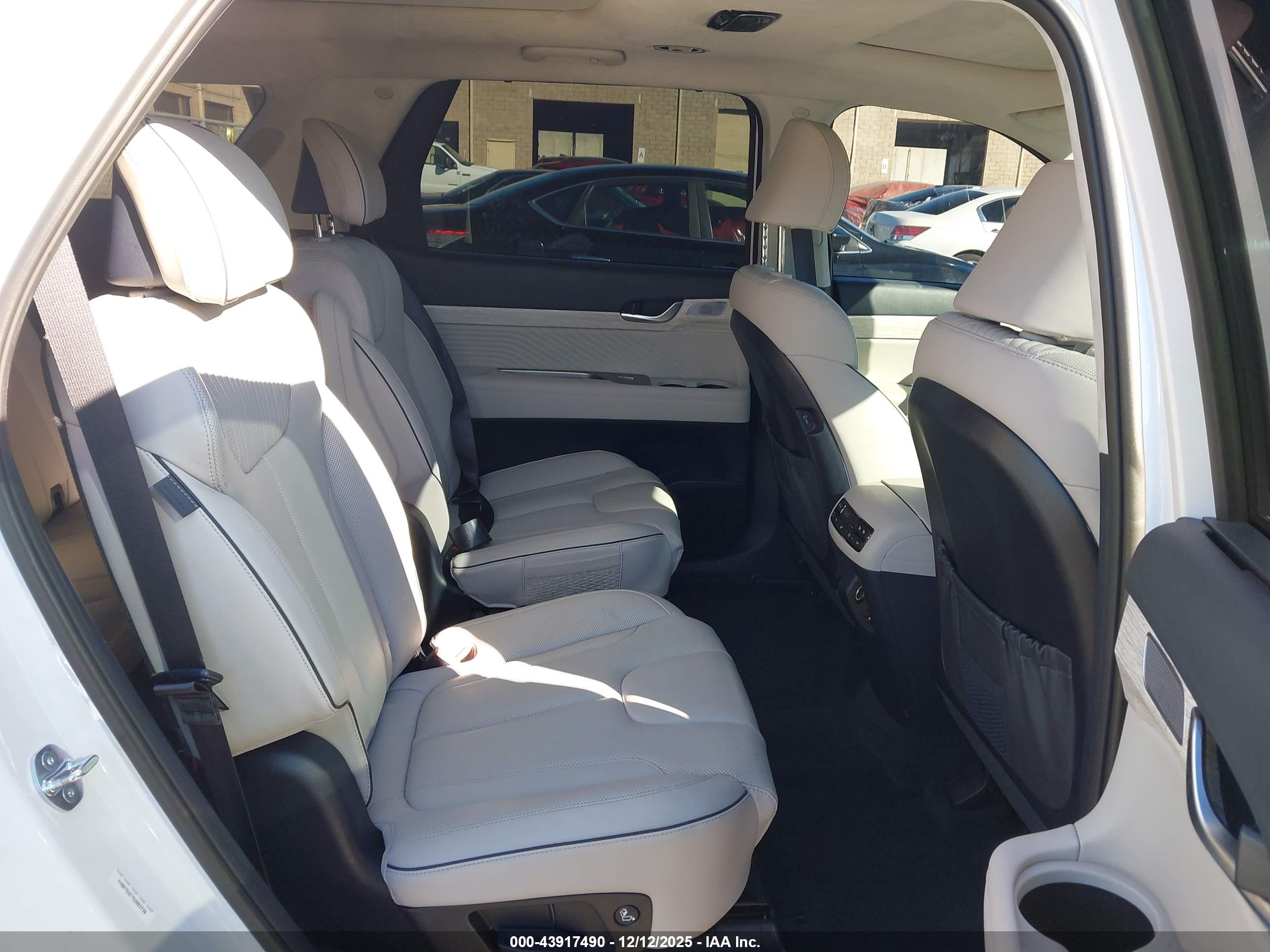 HYUNDAI PALISADE image 8
