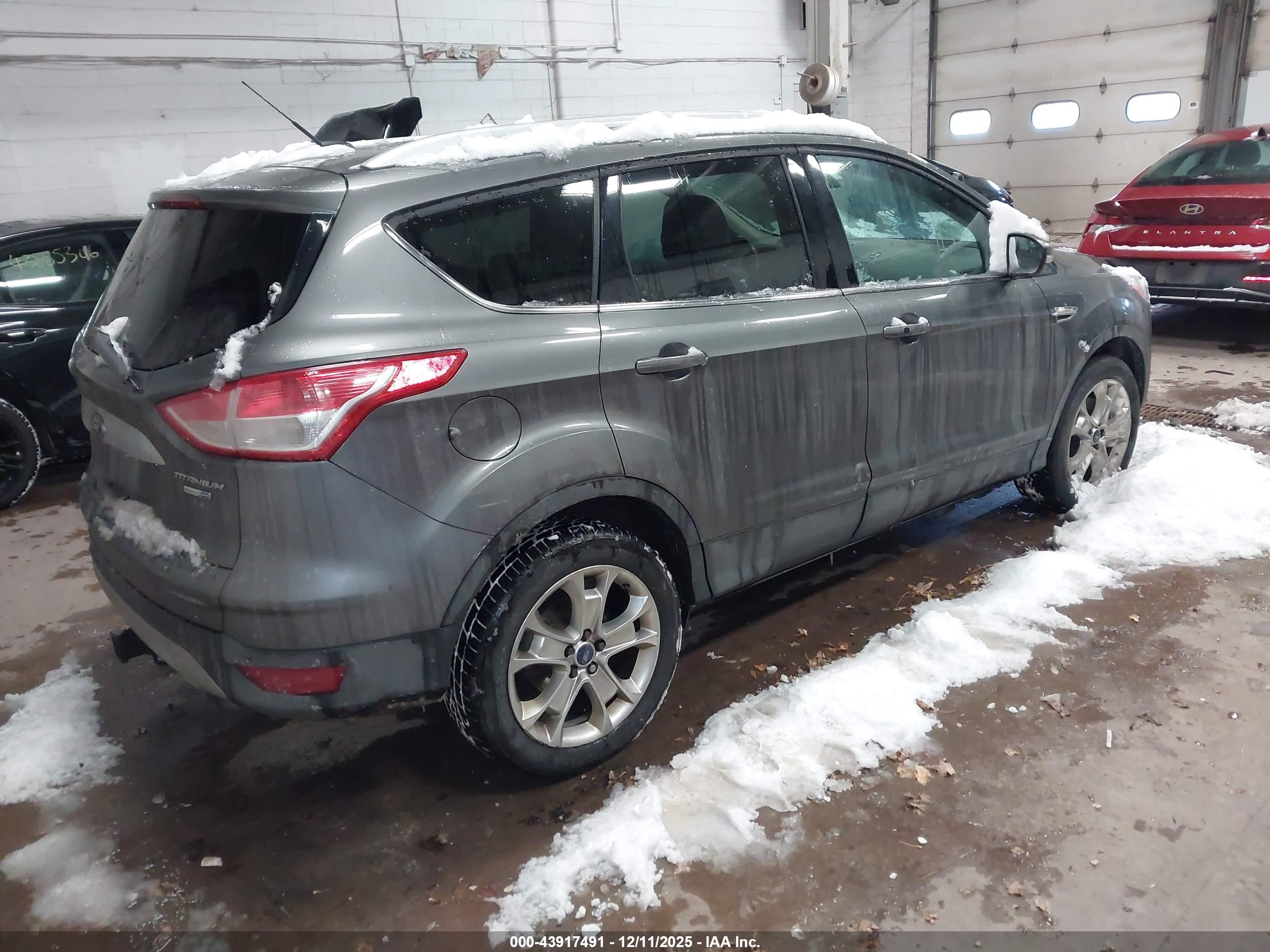 FORD ESCAPE image 4
