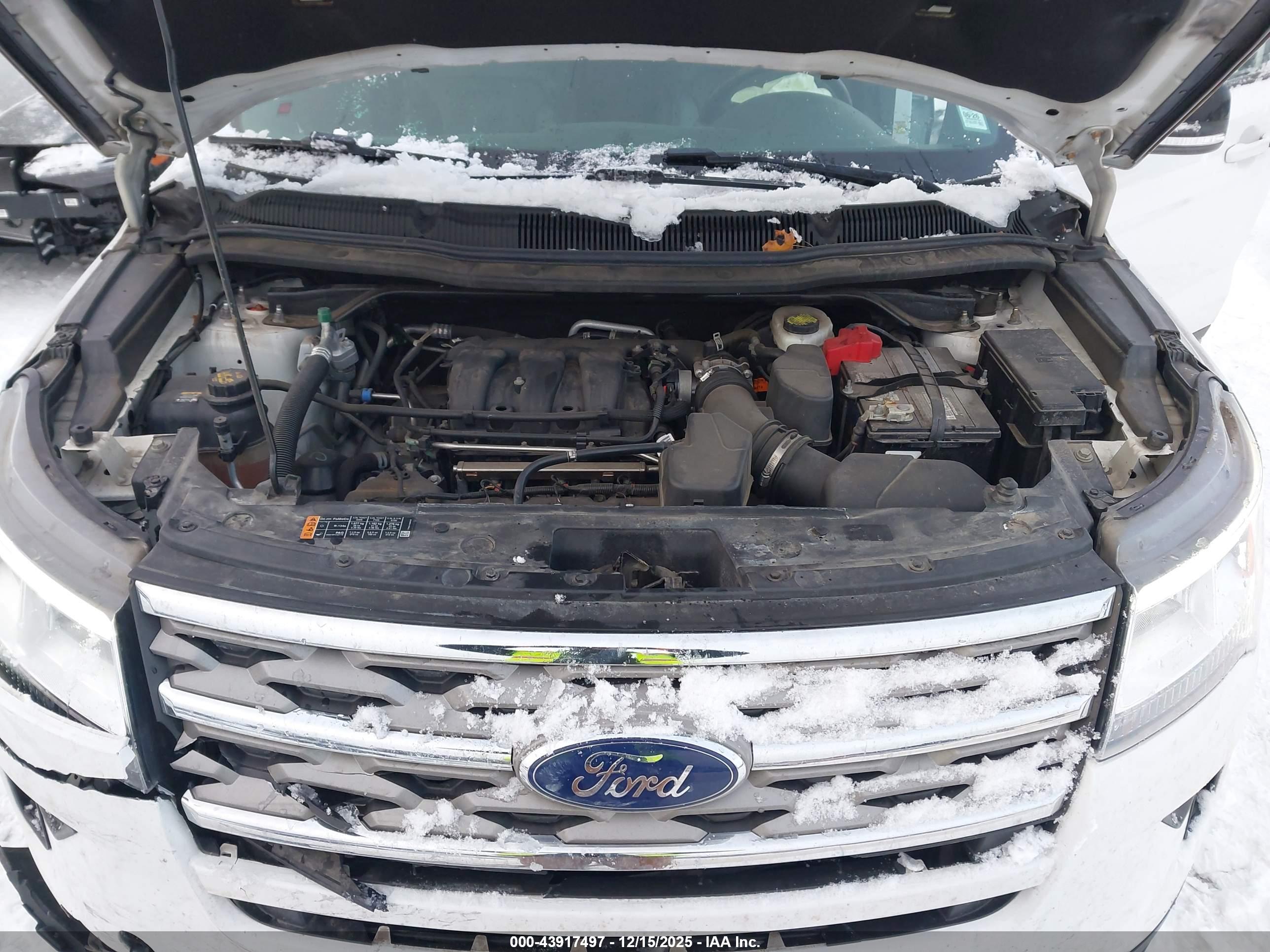 FORD EXPLORER image 10