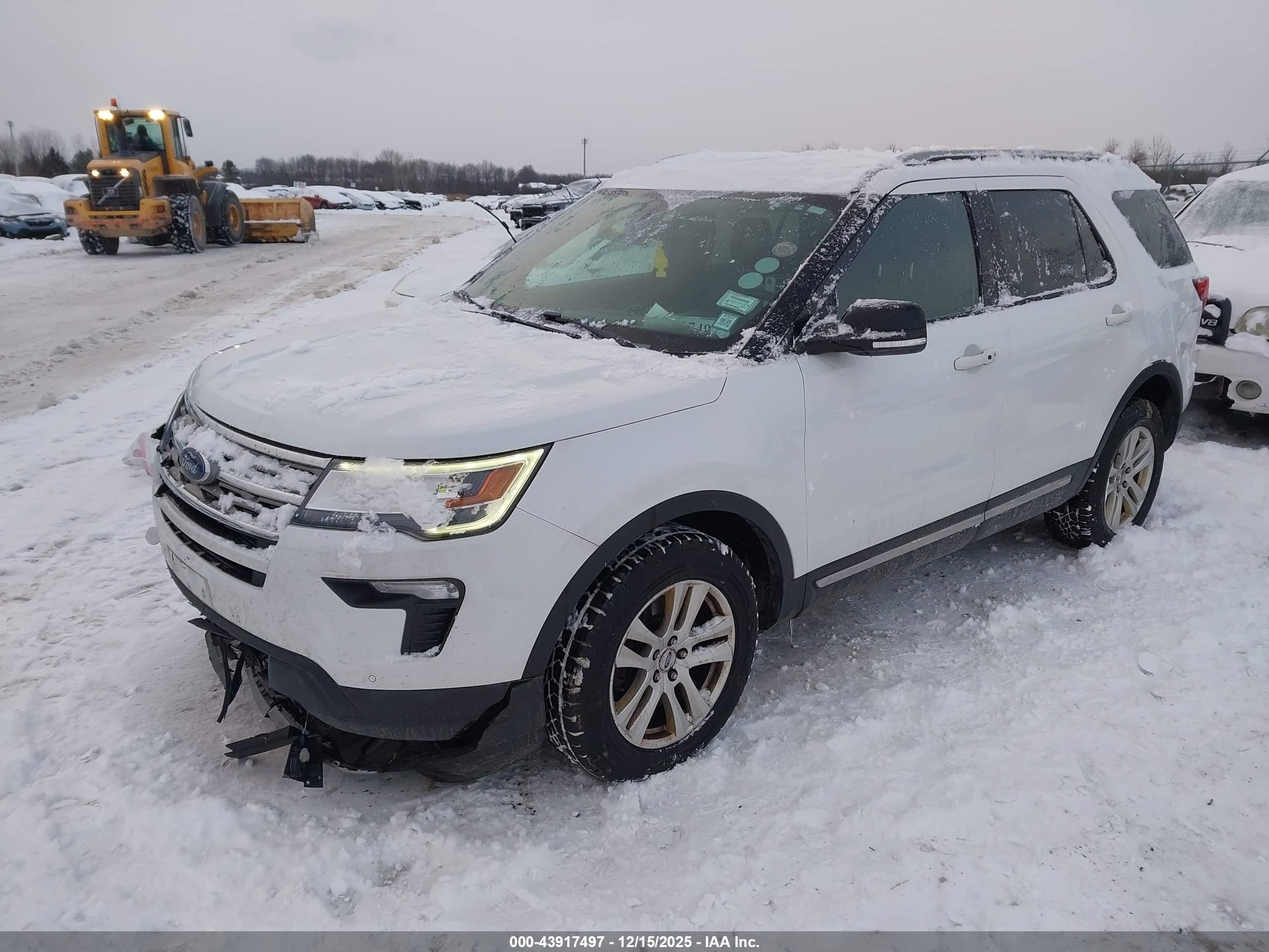 FORD EXPLORER image 2