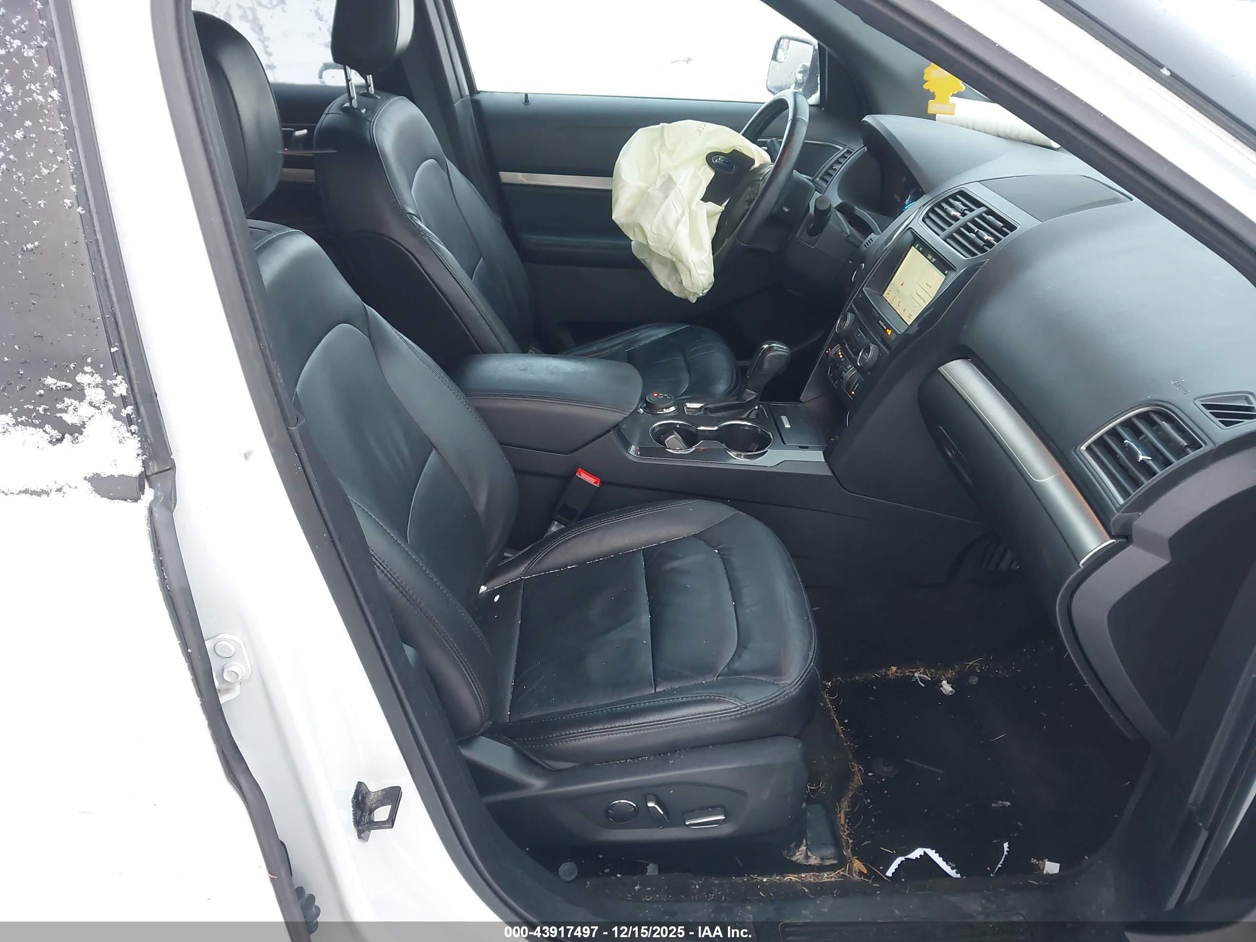 FORD EXPLORER image 5