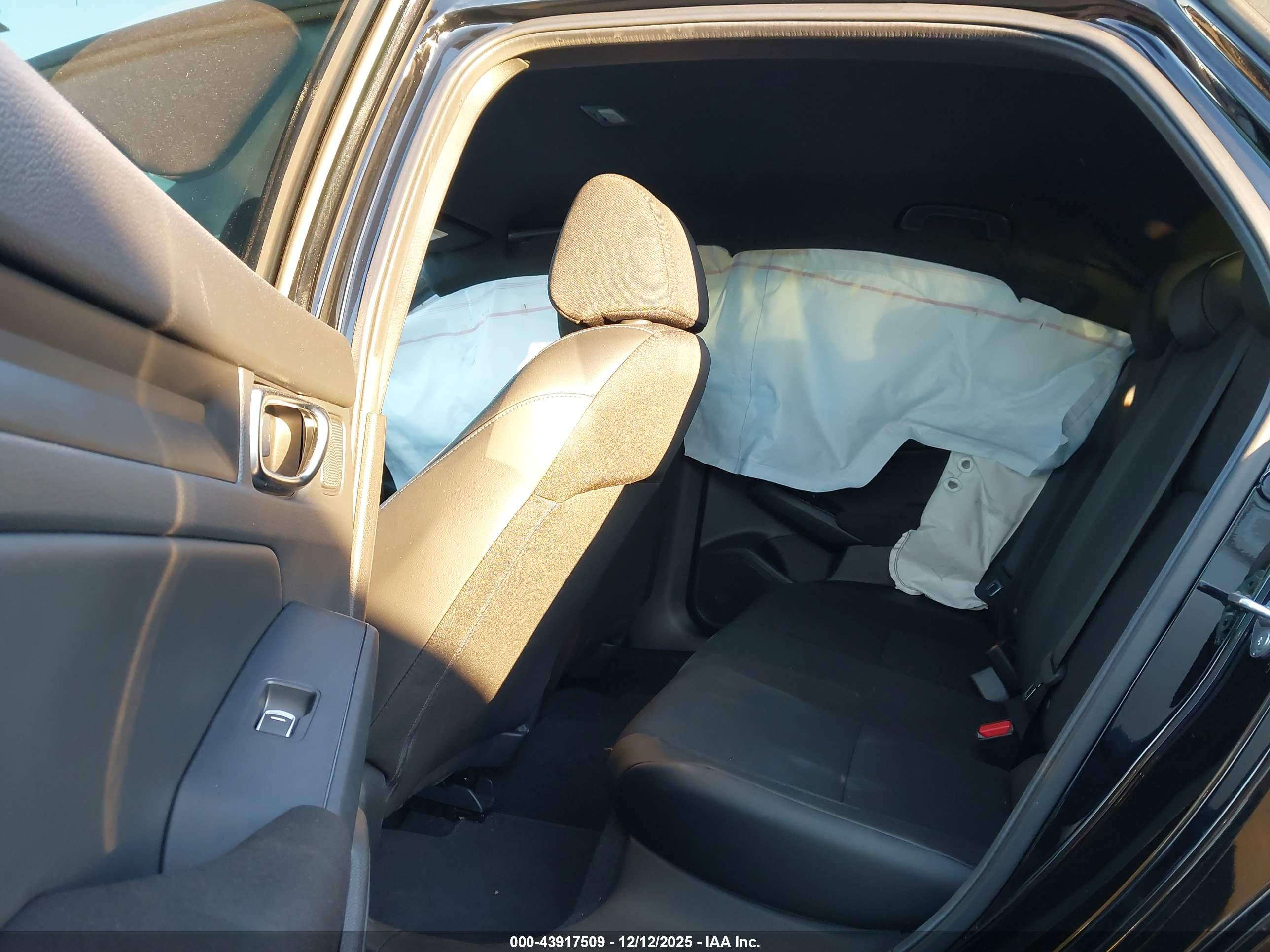 HONDA CIVIC image 8