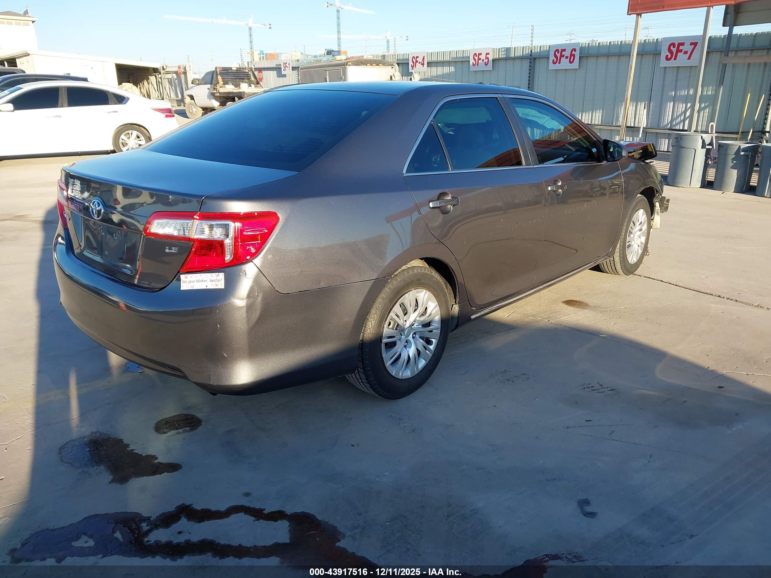 TOYOTA CAMRY image 4