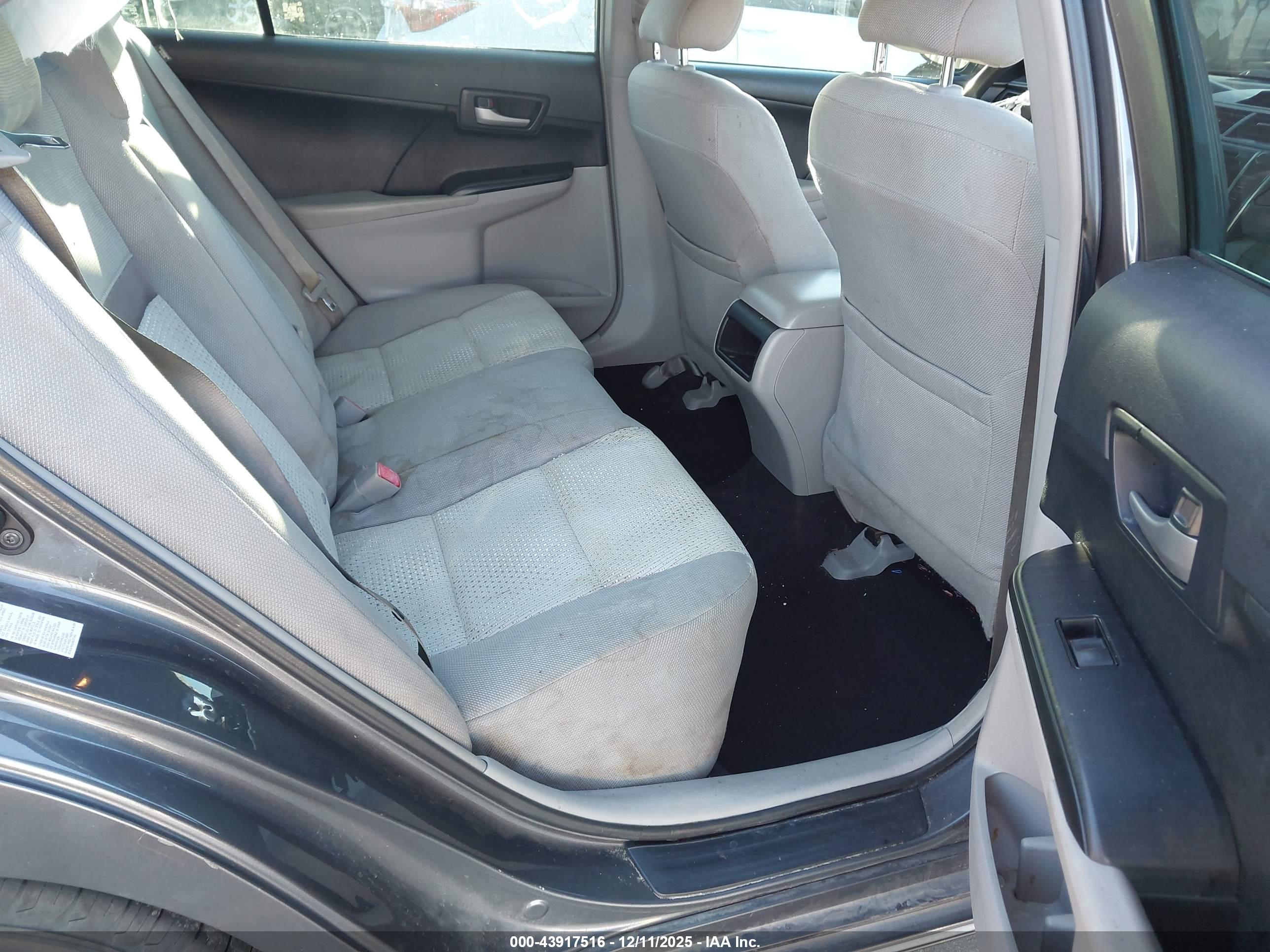TOYOTA CAMRY image 8