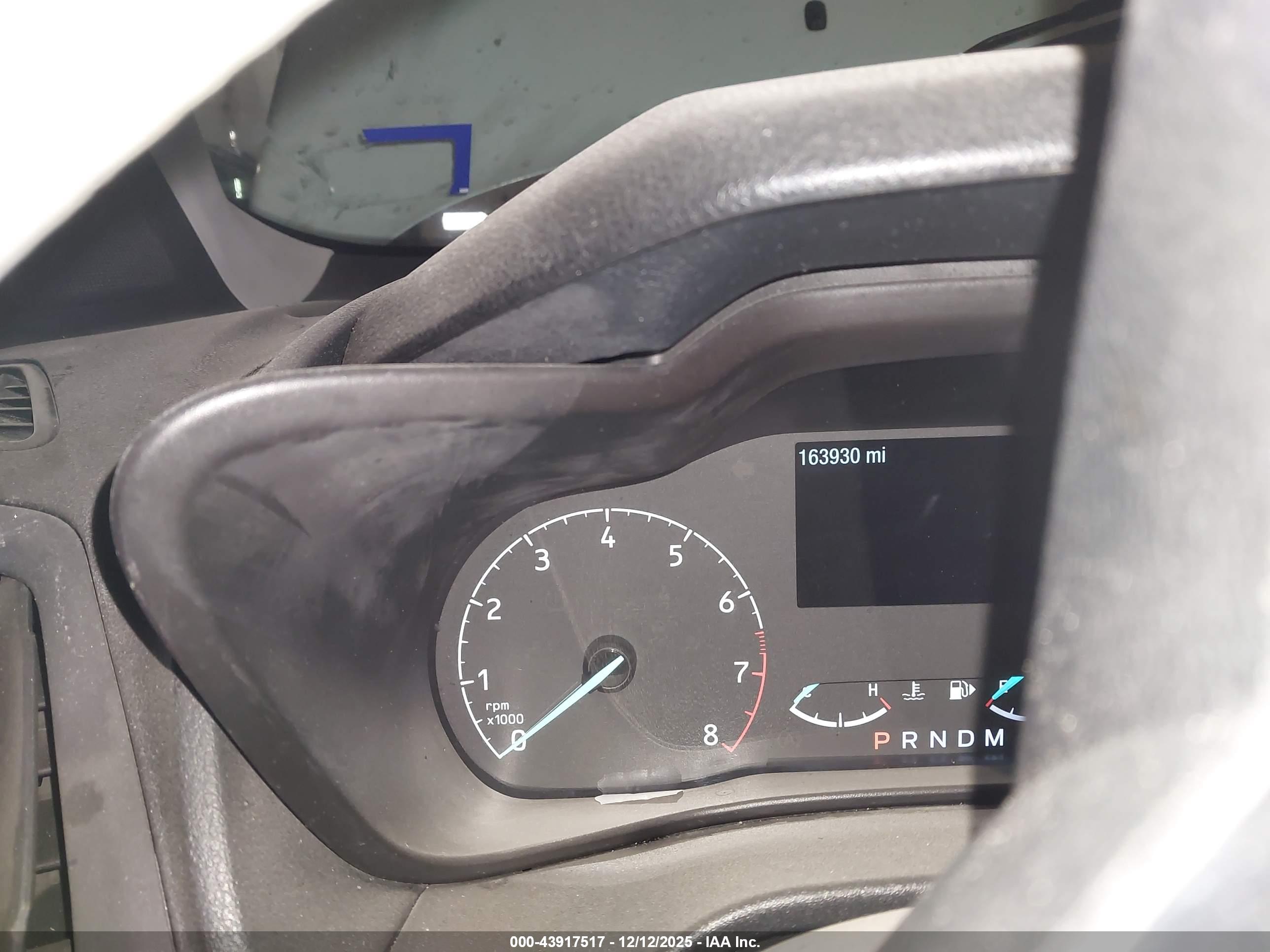 FORD TRANSIT image 7