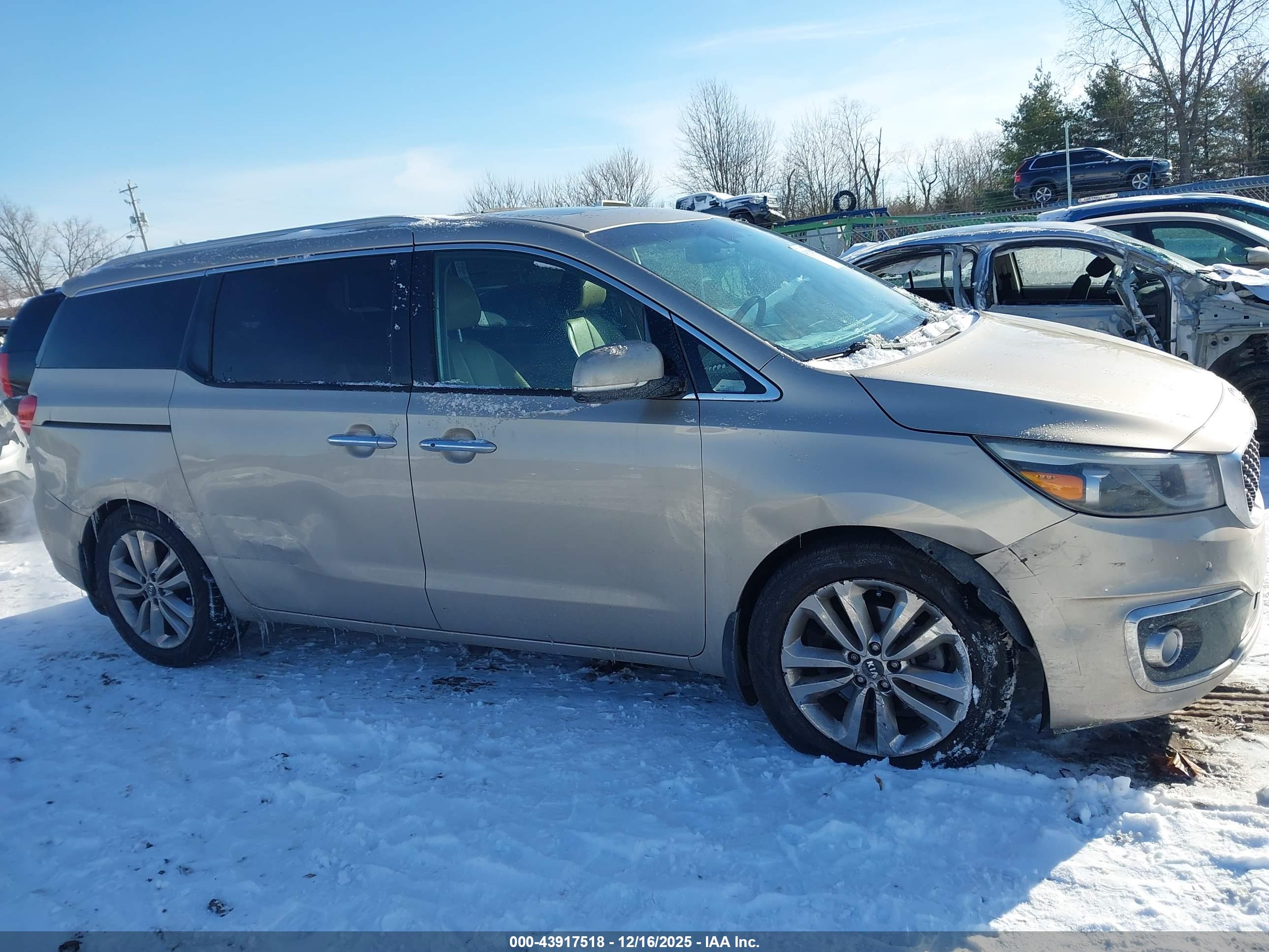 KIA SEDONA image 6