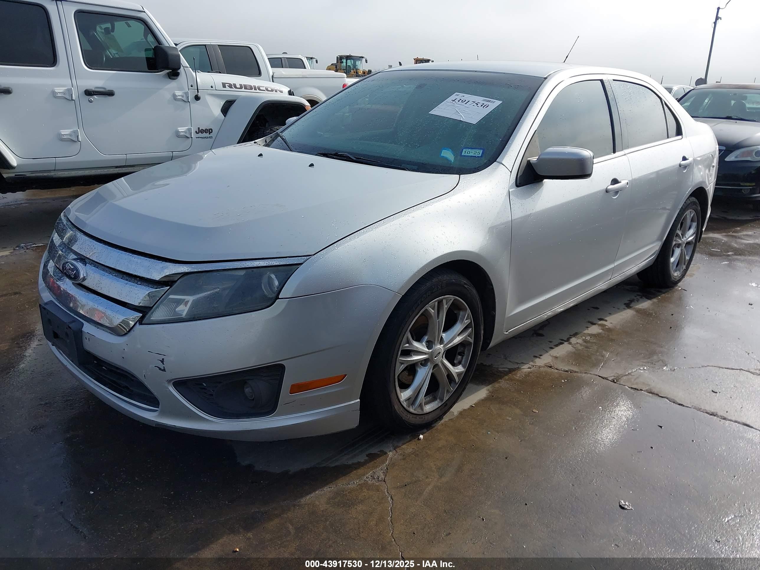 FORD FUSION image 2