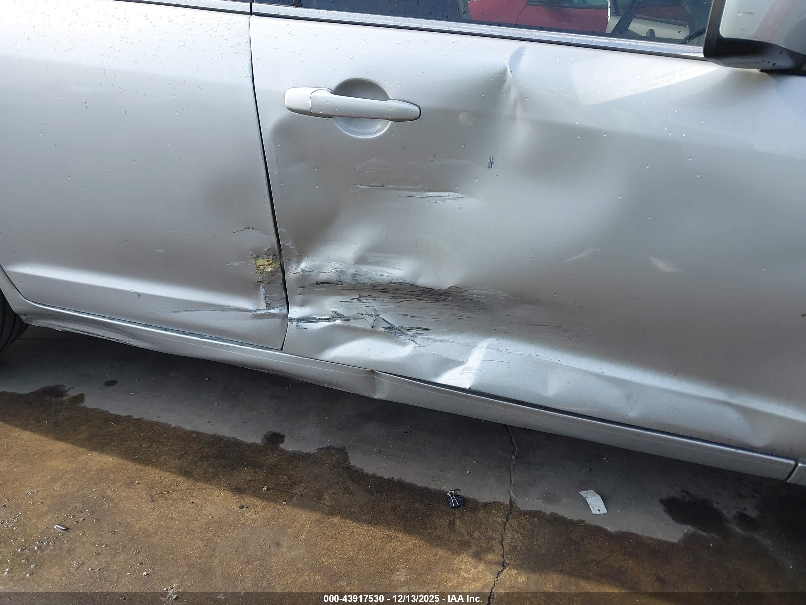FORD FUSION image 6