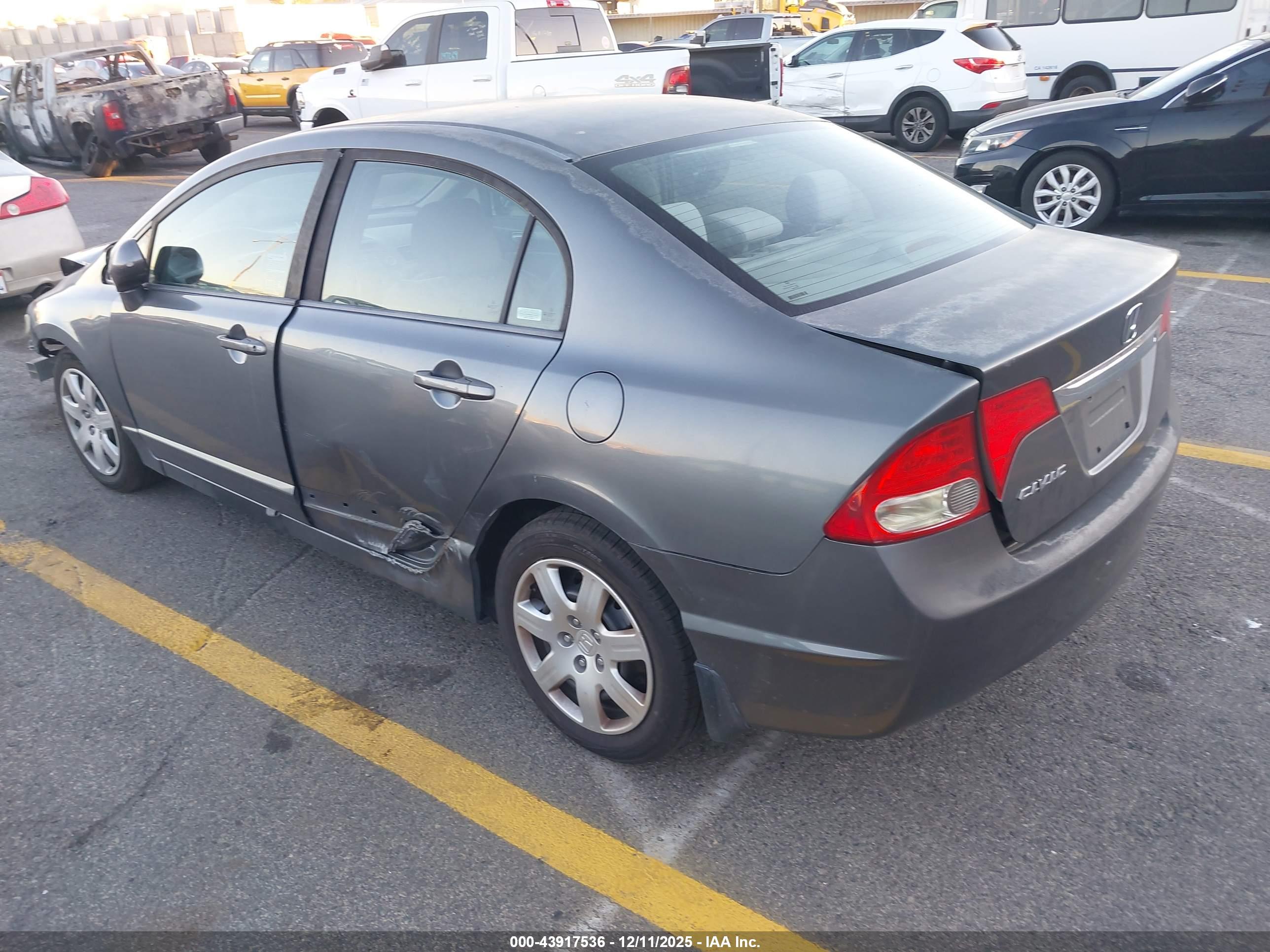 HONDA CIVIC image 3
