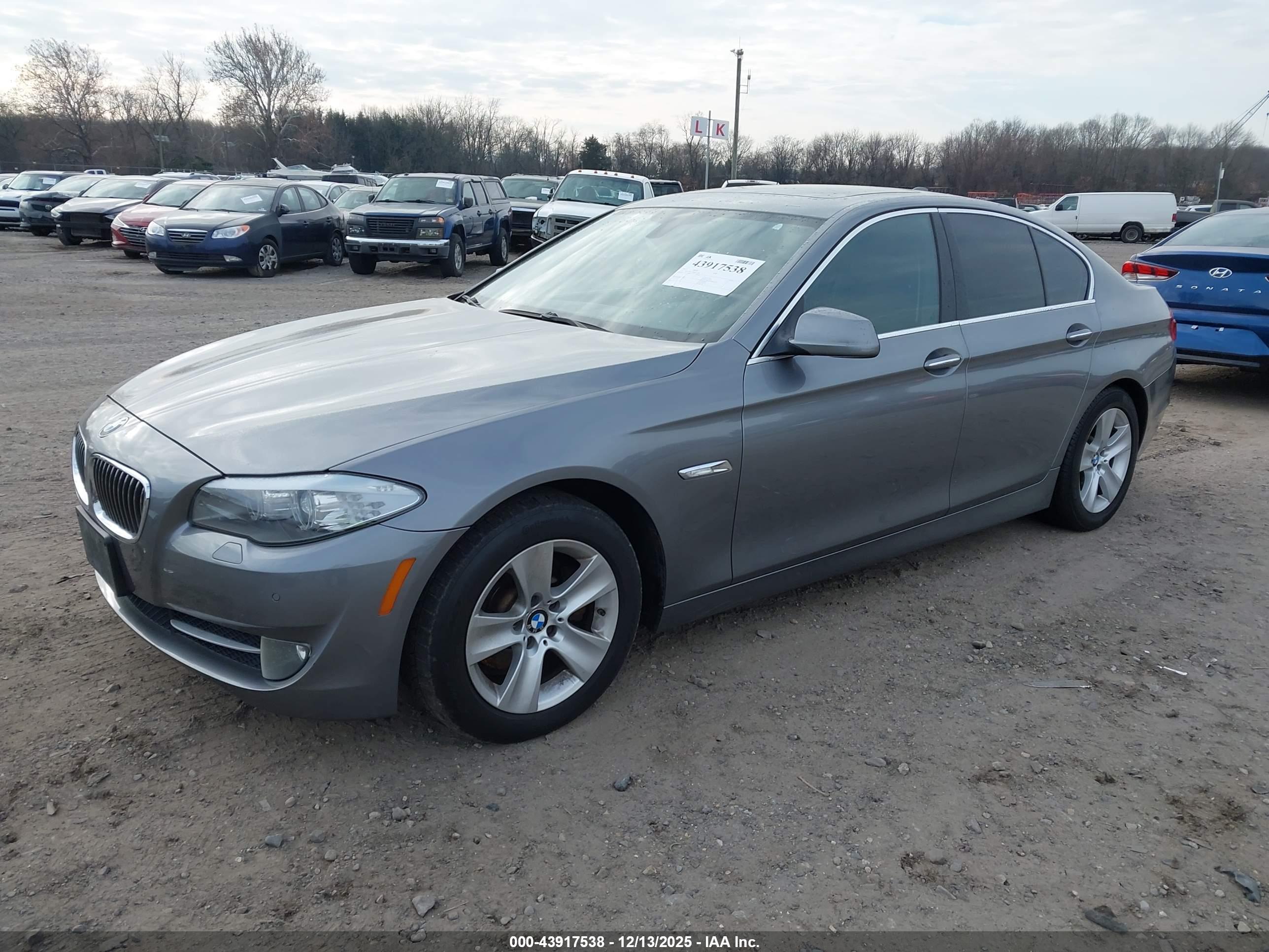 BMW 528I image 2