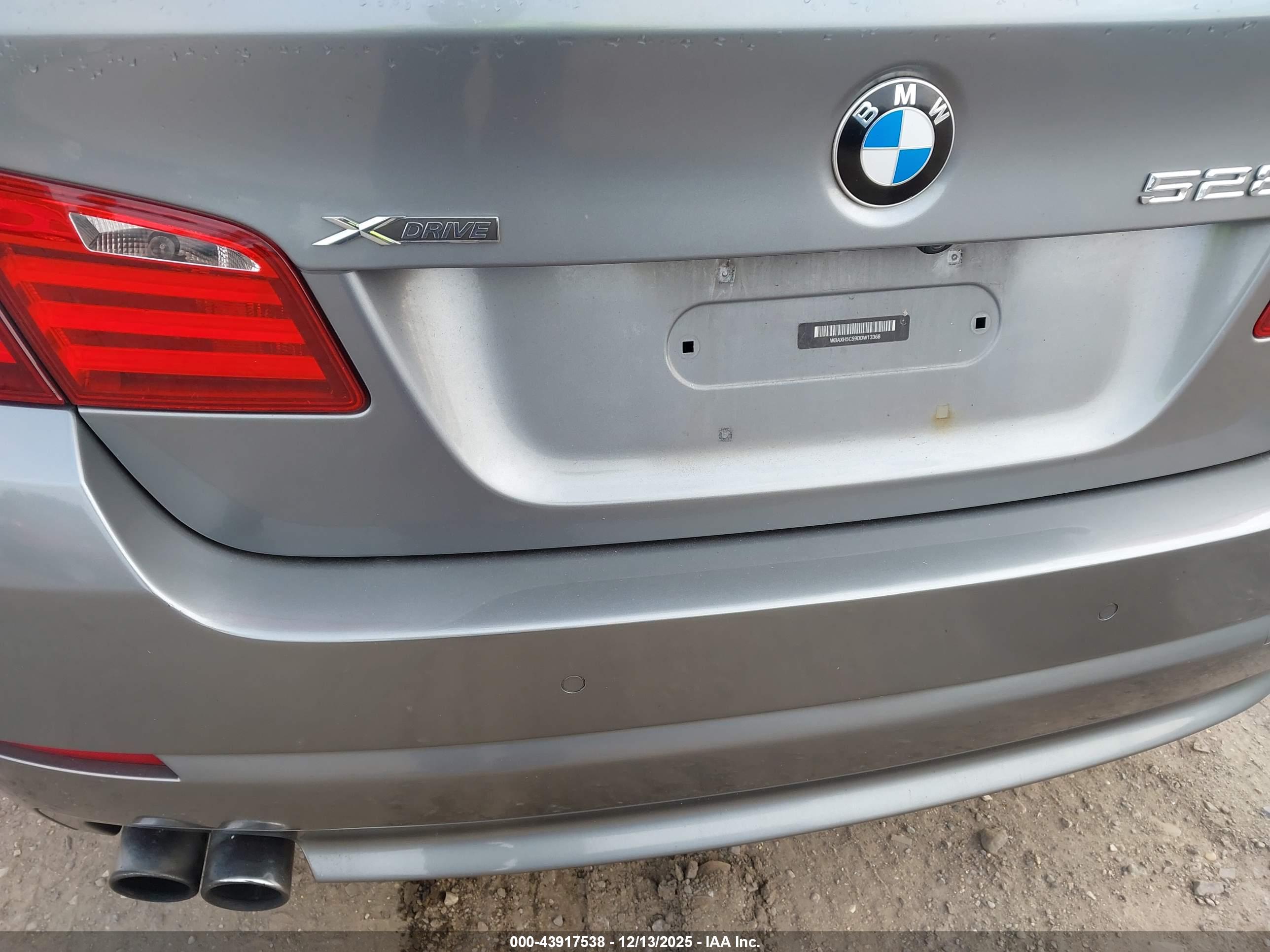 BMW 528I image 6