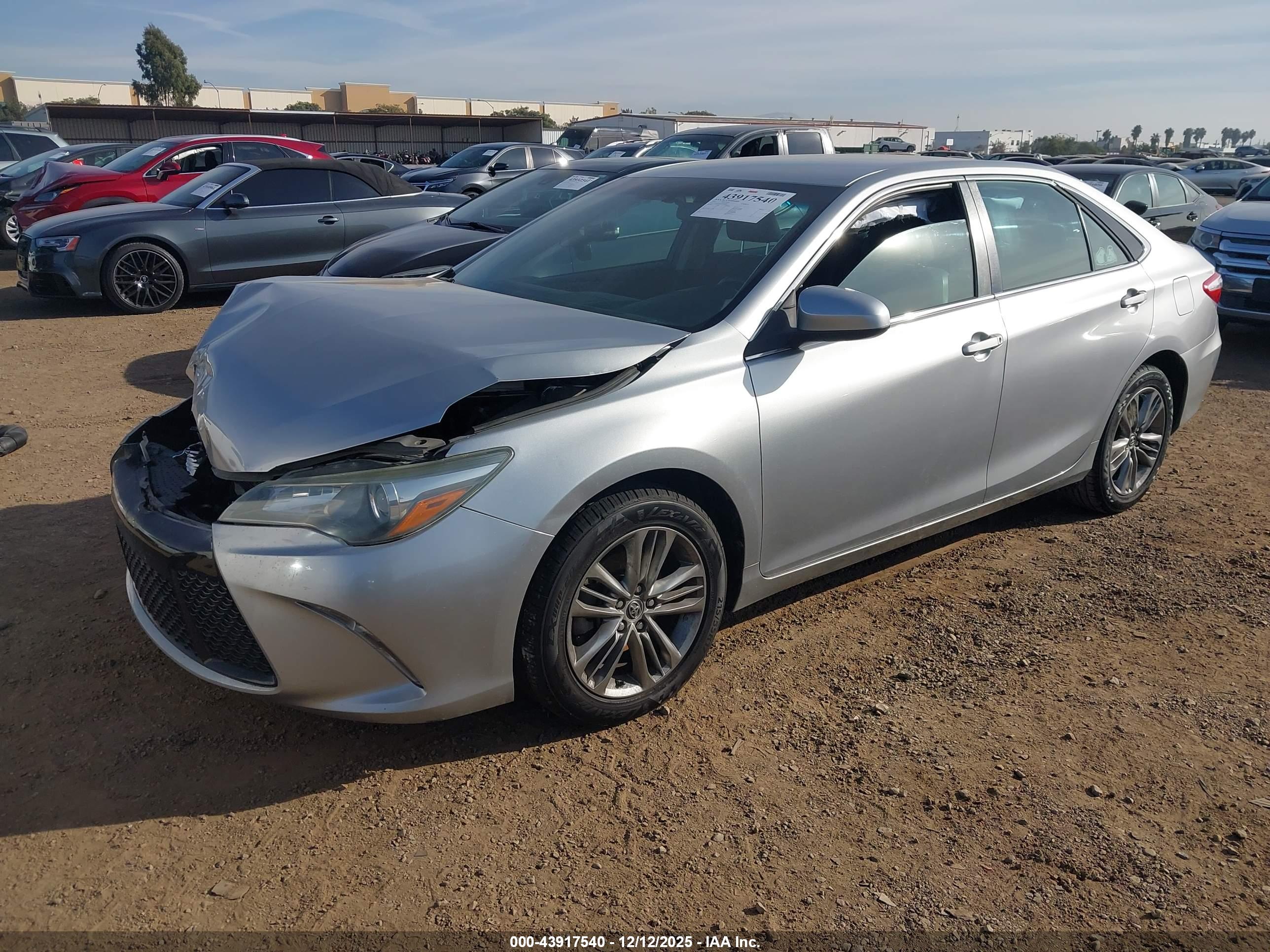 TOYOTA CAMRY image 2