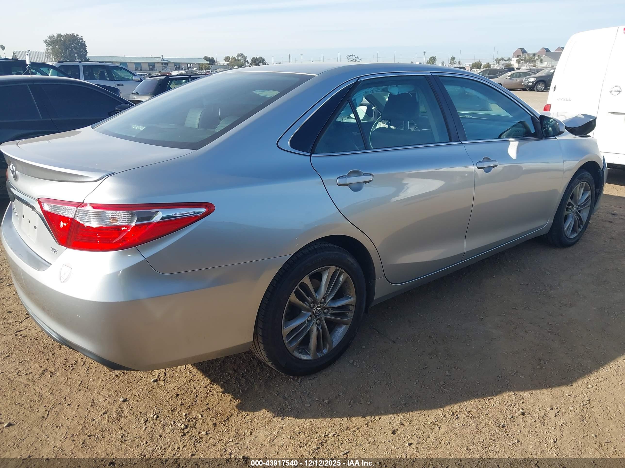 TOYOTA CAMRY image 4