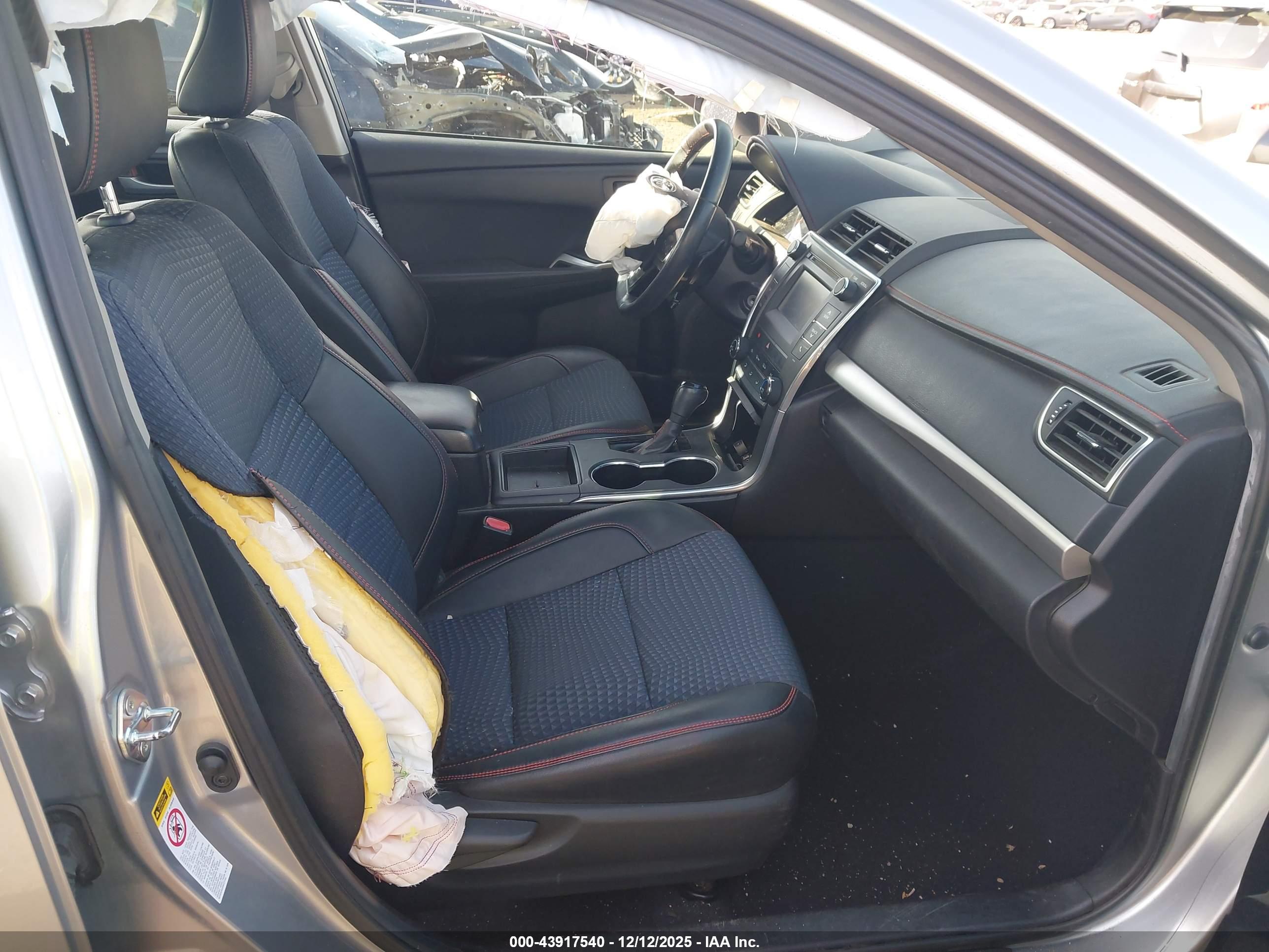 TOYOTA CAMRY image 5