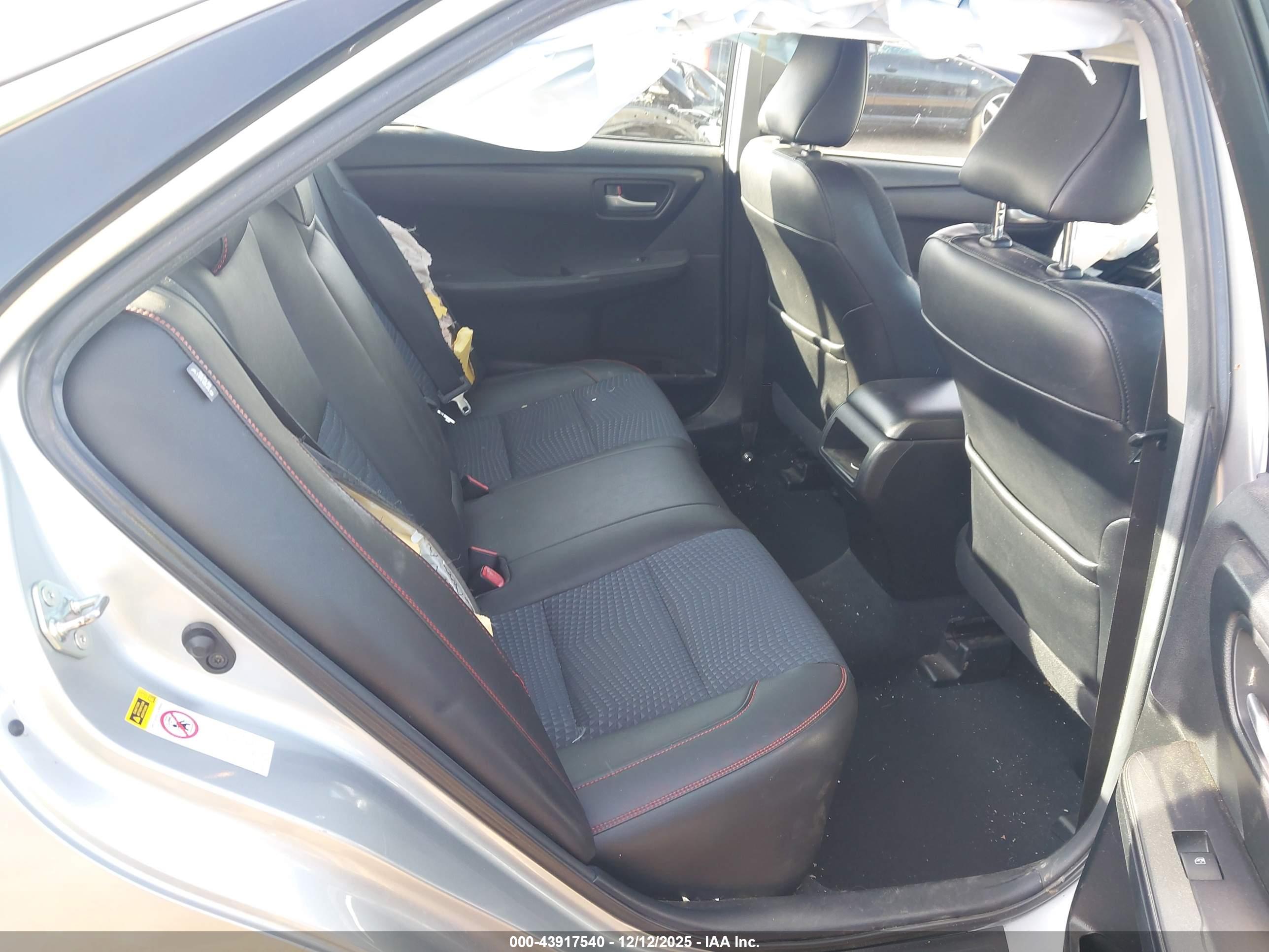 TOYOTA CAMRY image 8