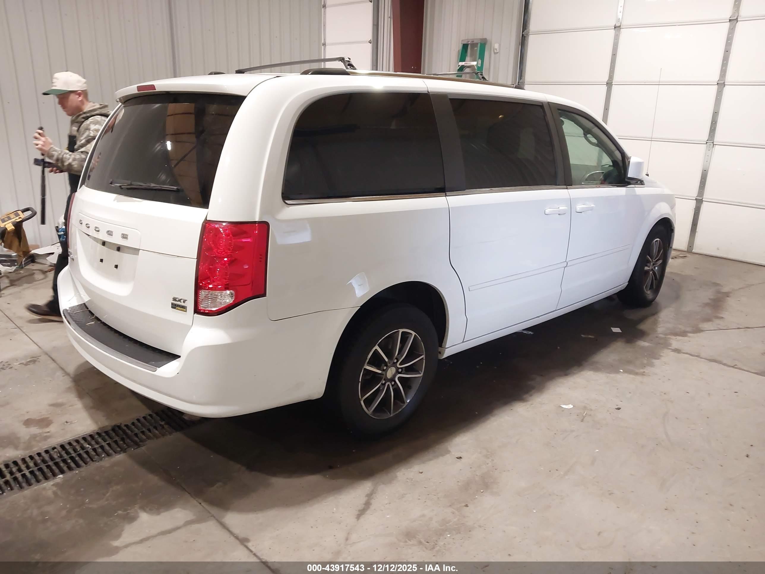 DODGE GRAND image 4