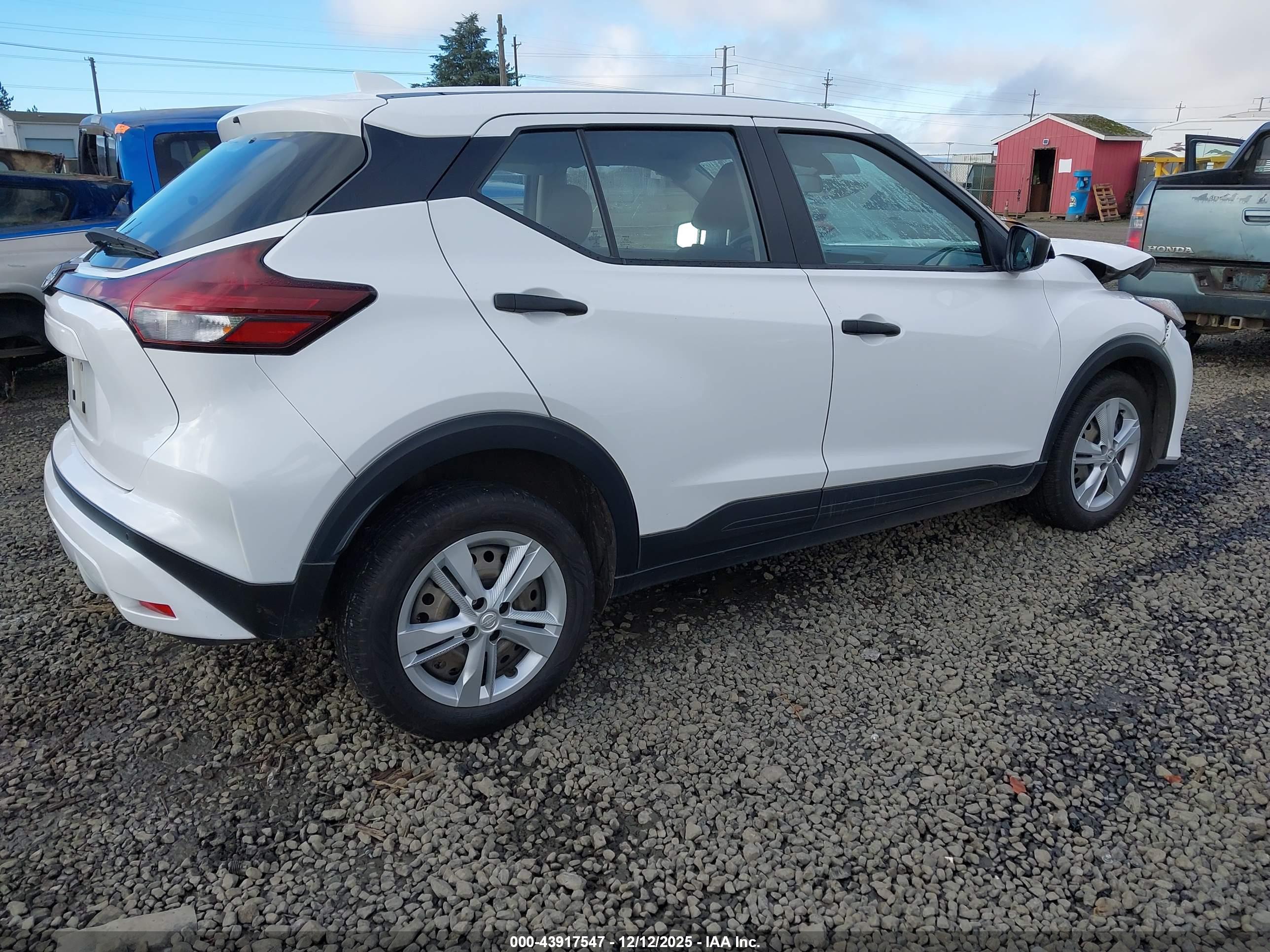 NISSAN KICKS image 4