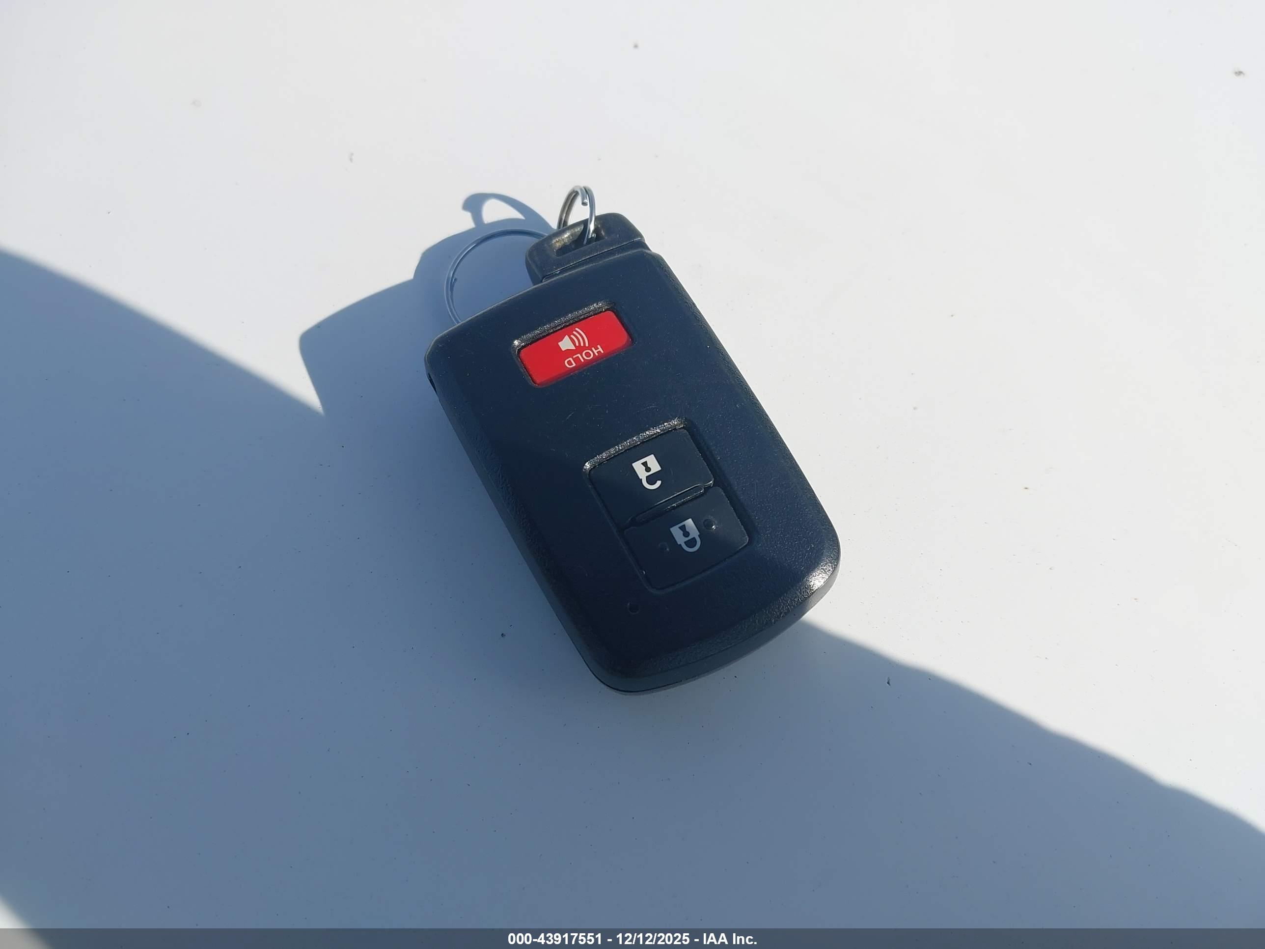 TOYOTA PRIUS image 11