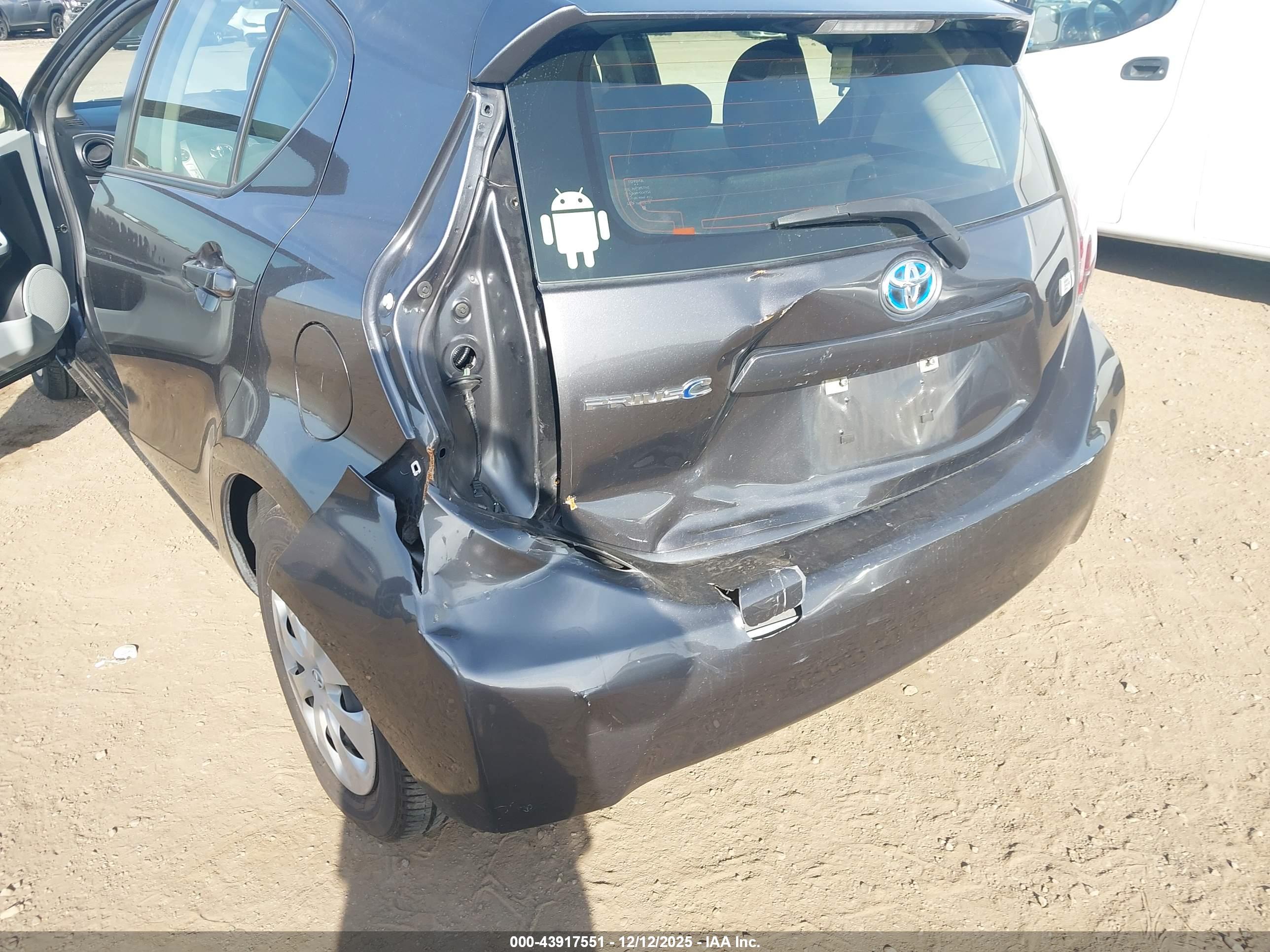 TOYOTA PRIUS image 6