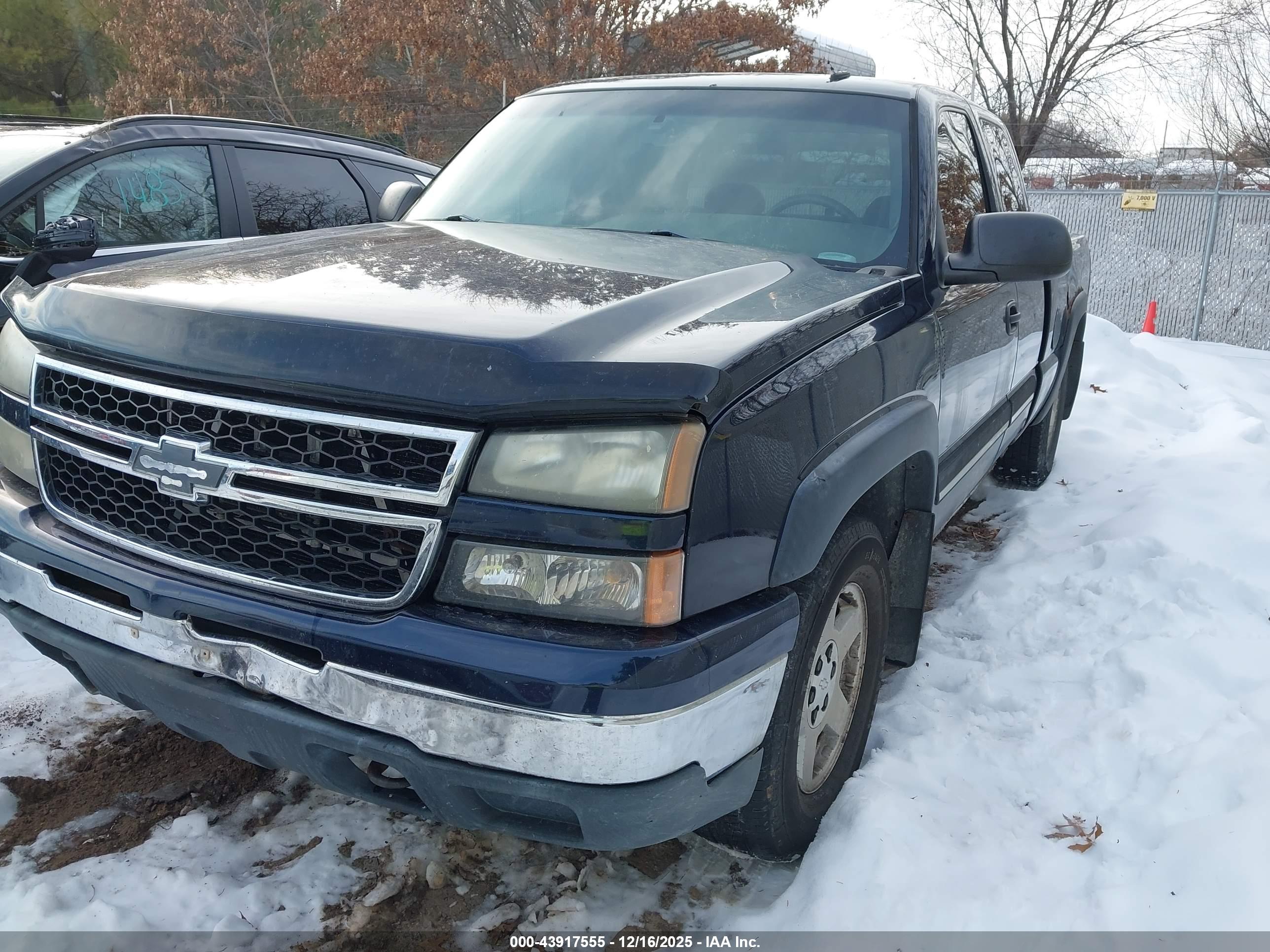 CHEVROLET SILVERADO image 2