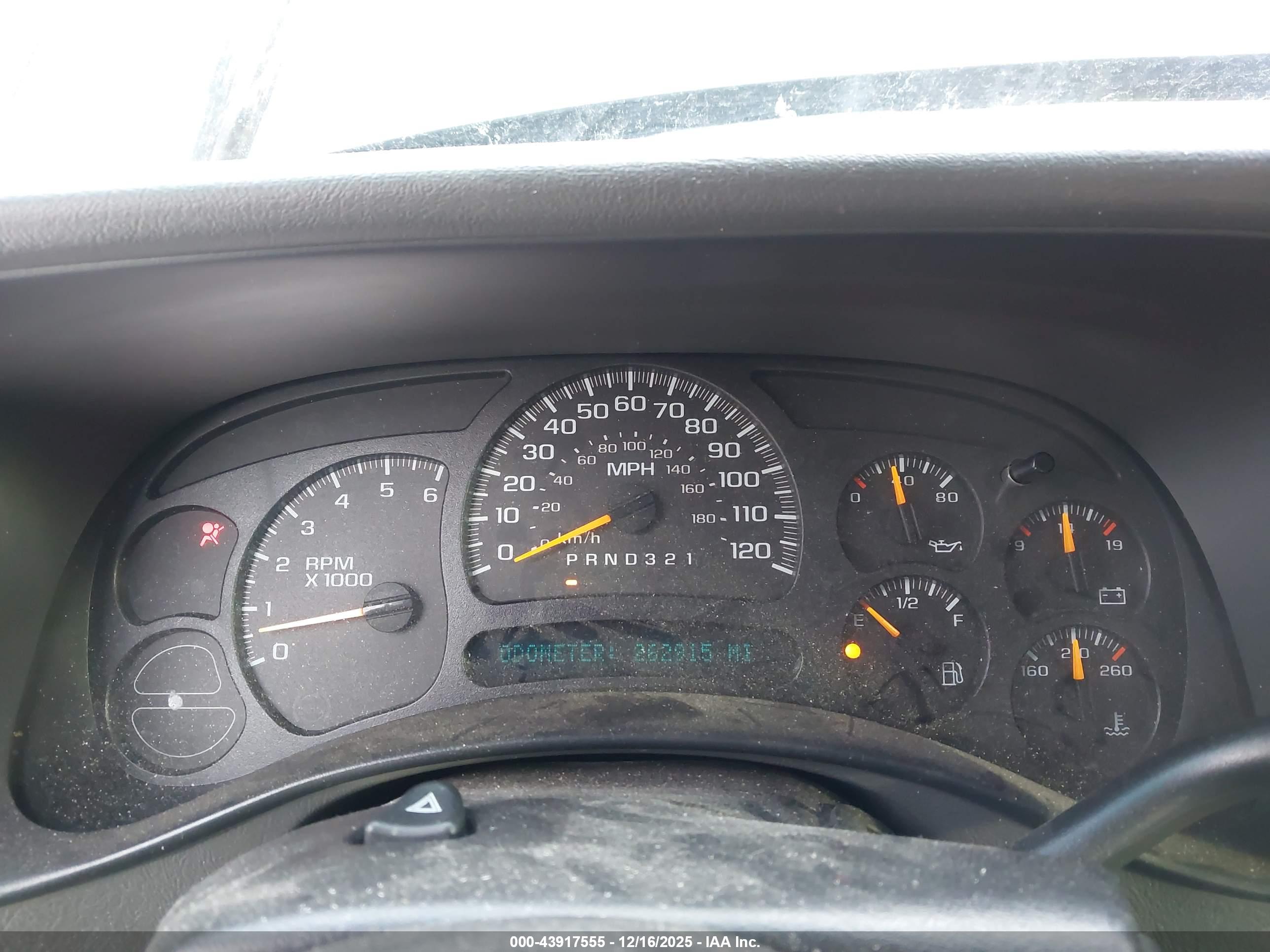 CHEVROLET SILVERADO image 7