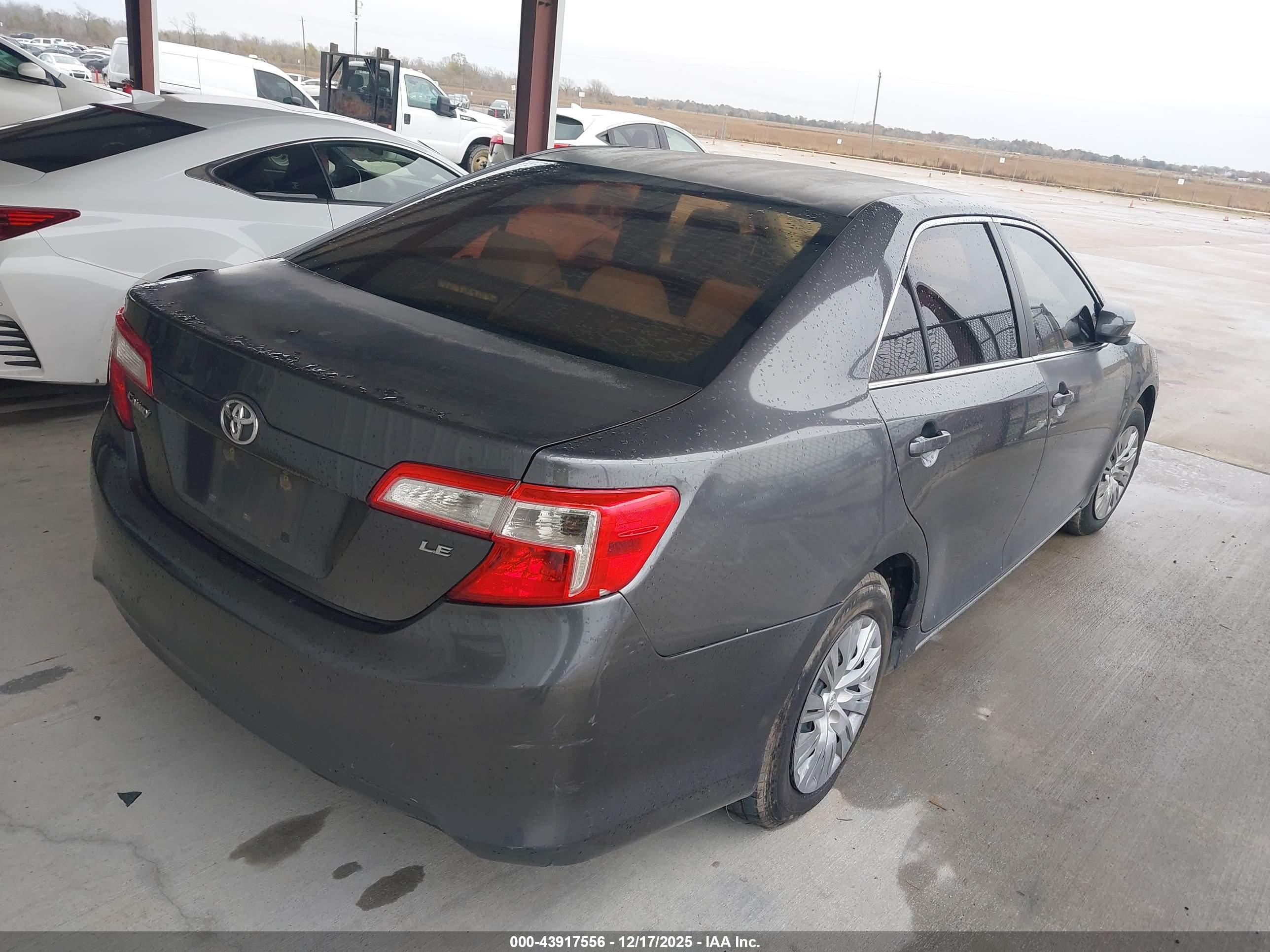 TOYOTA CAMRY image 4