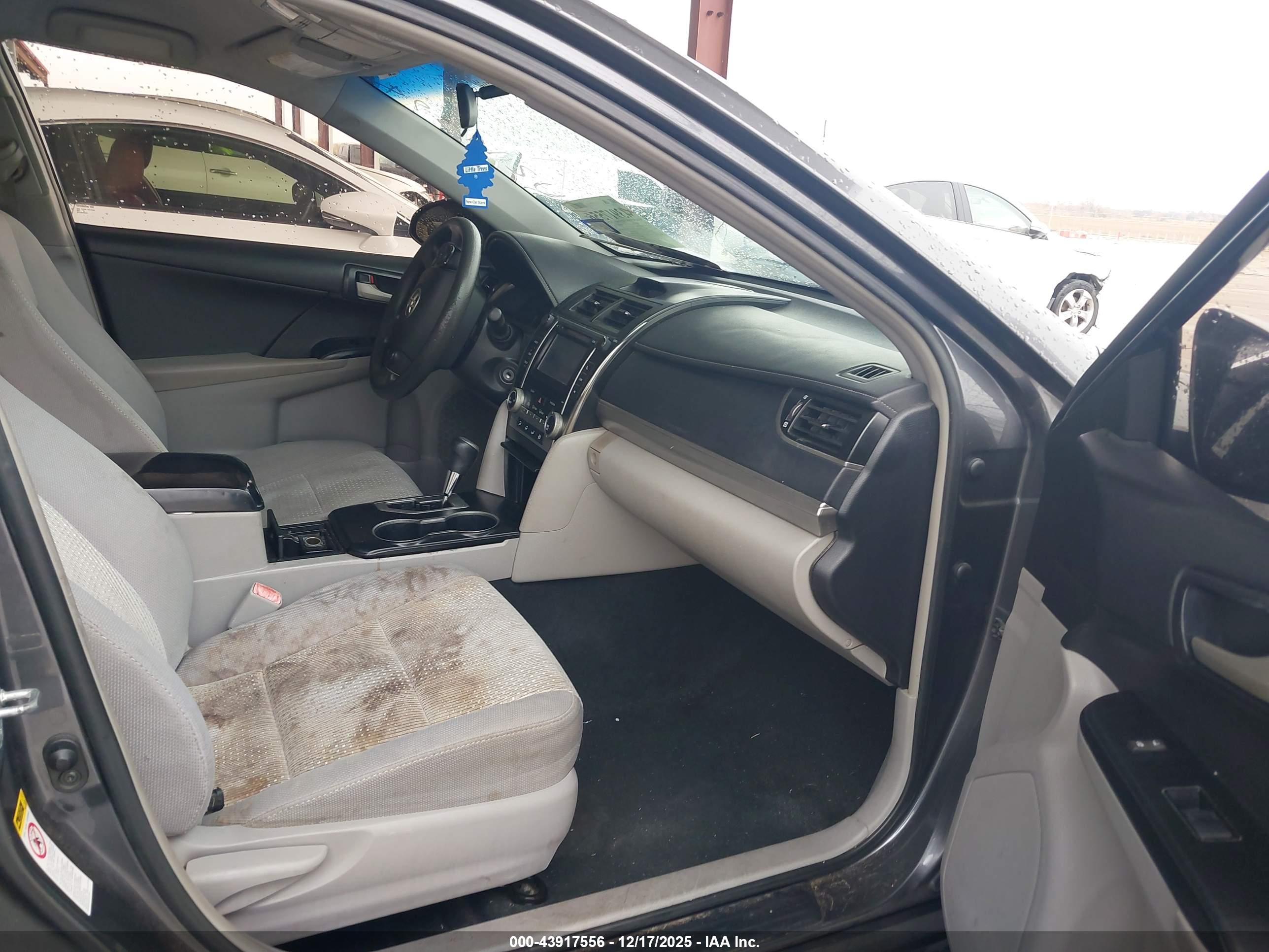 TOYOTA CAMRY image 5