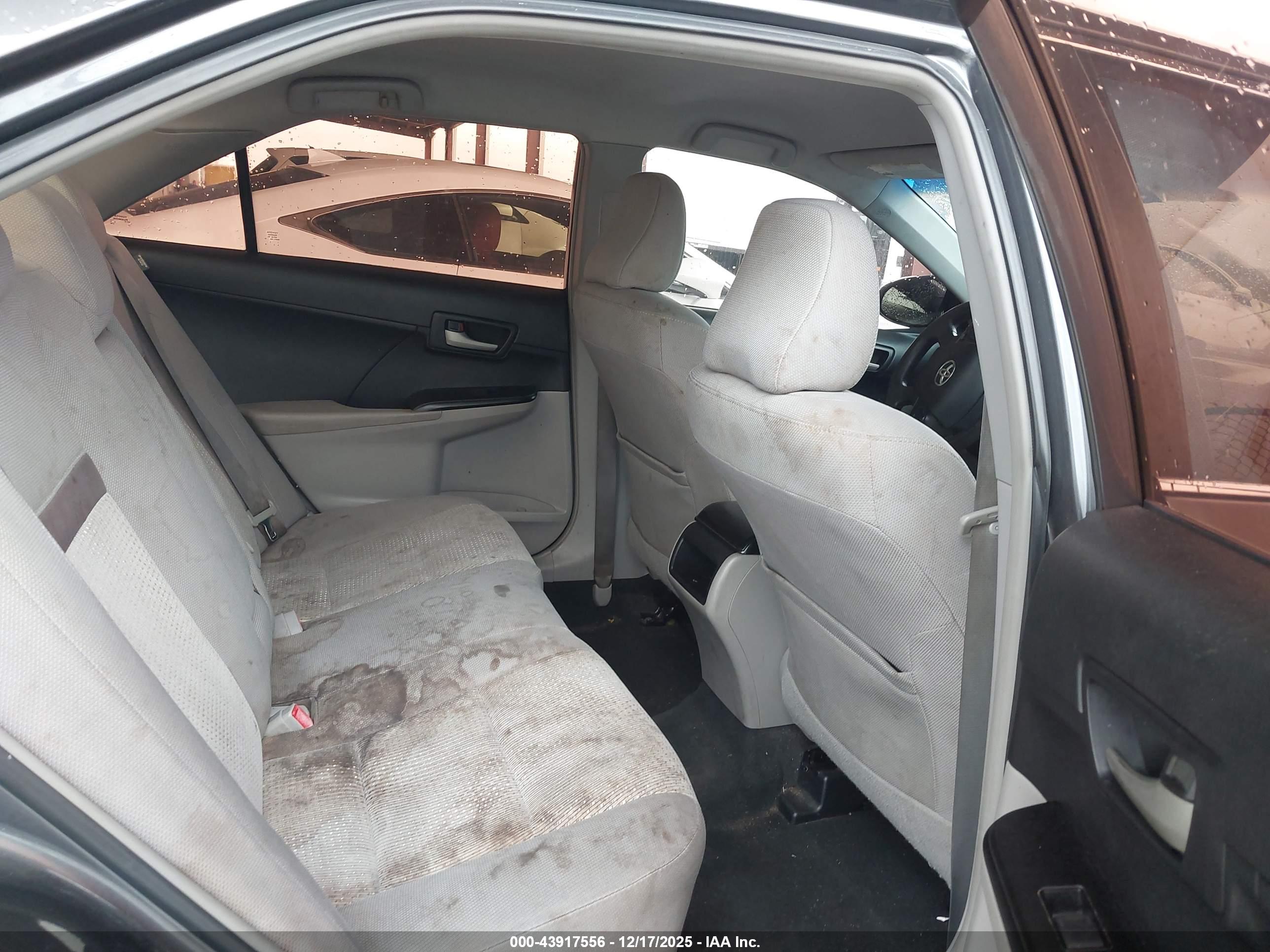 TOYOTA CAMRY image 8