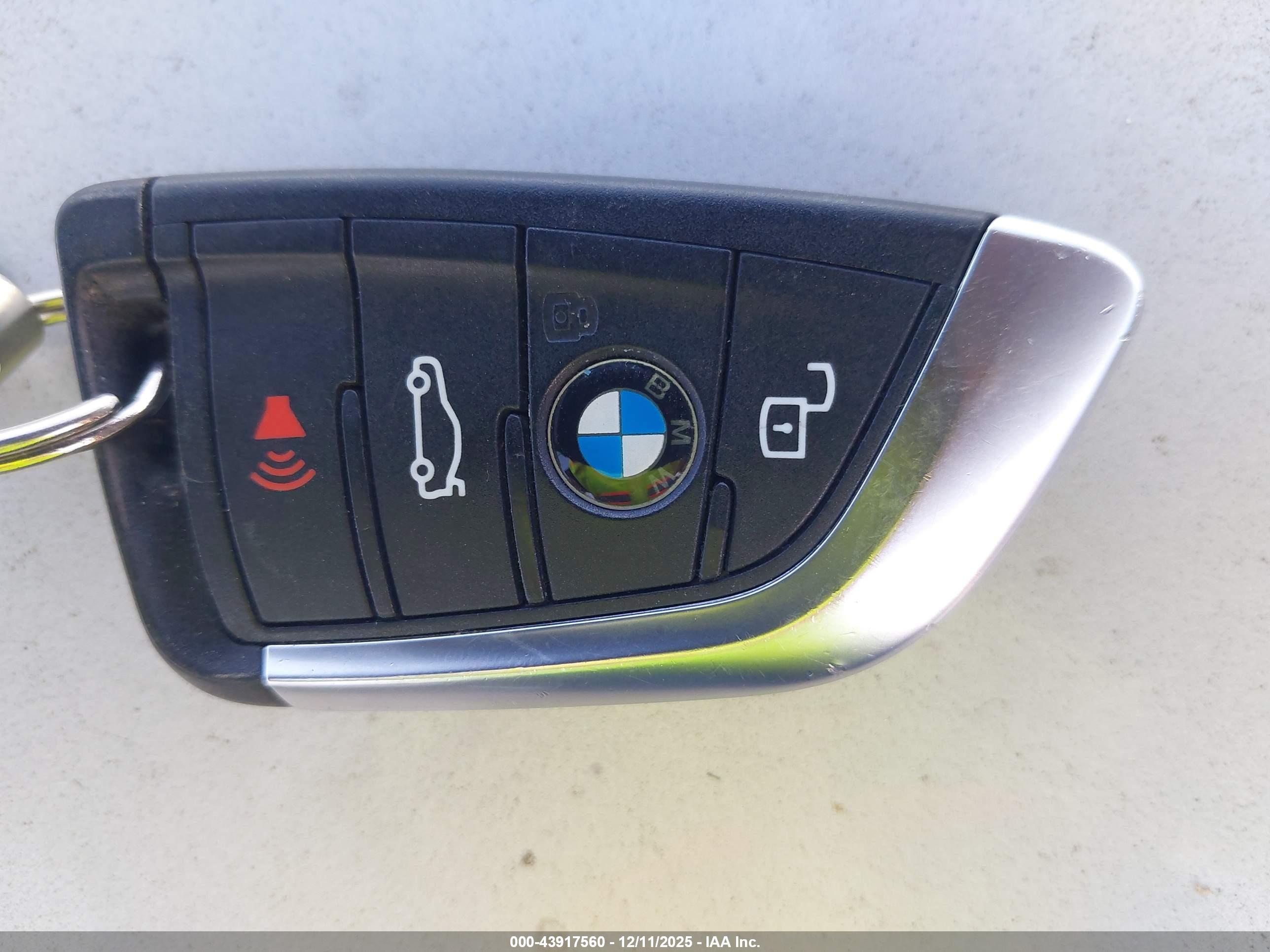 BMW 330I image 11