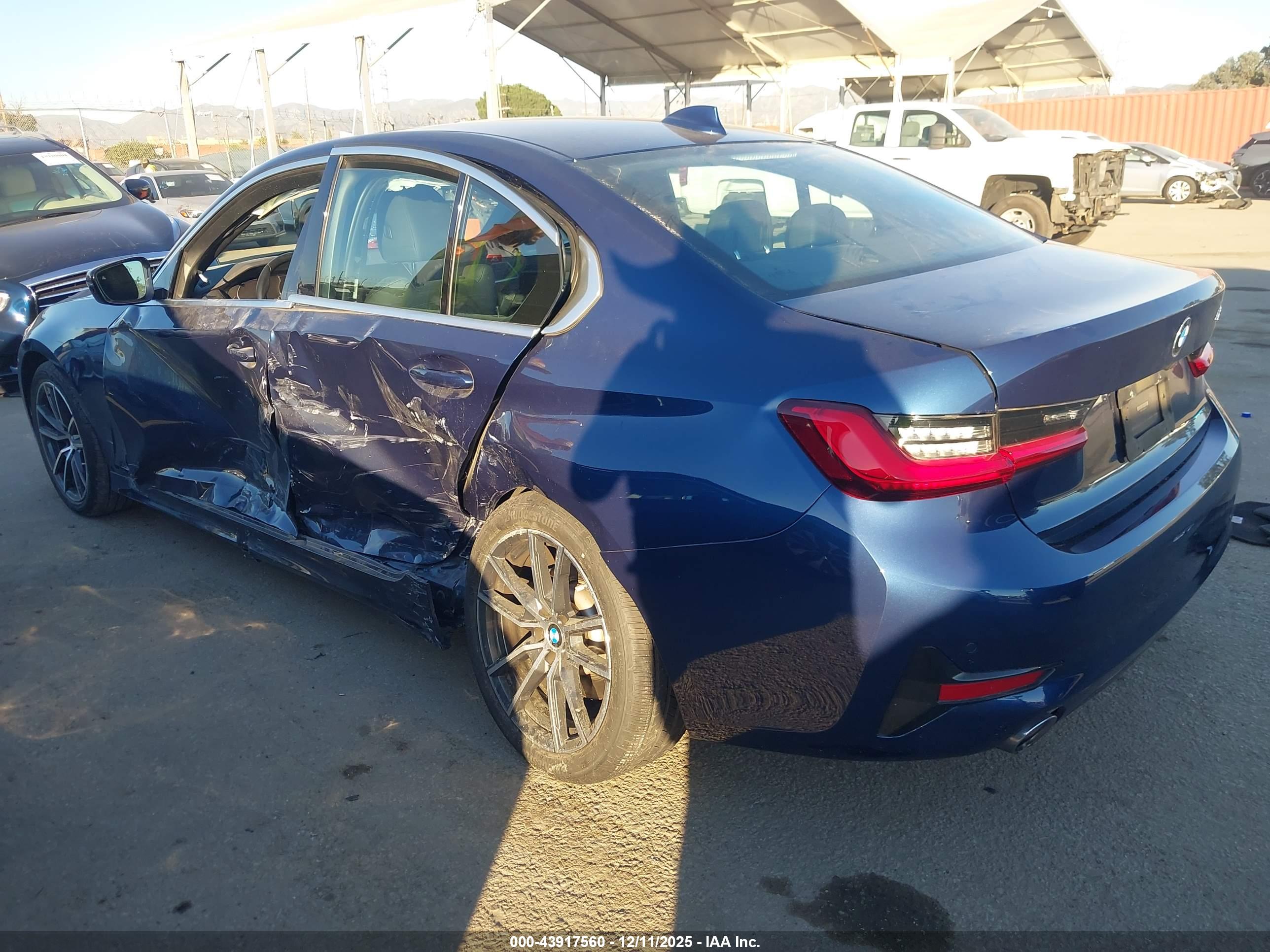 BMW 330I image 3