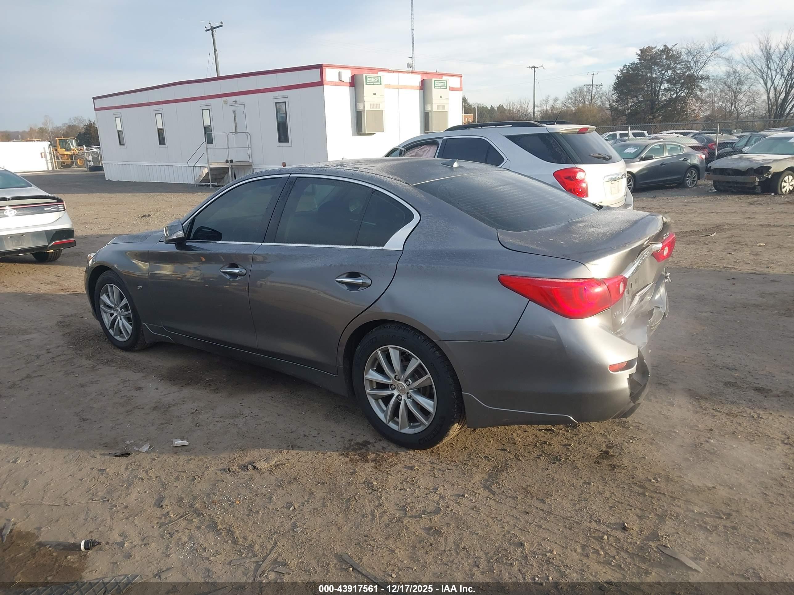 INFINITI Q50 image 3