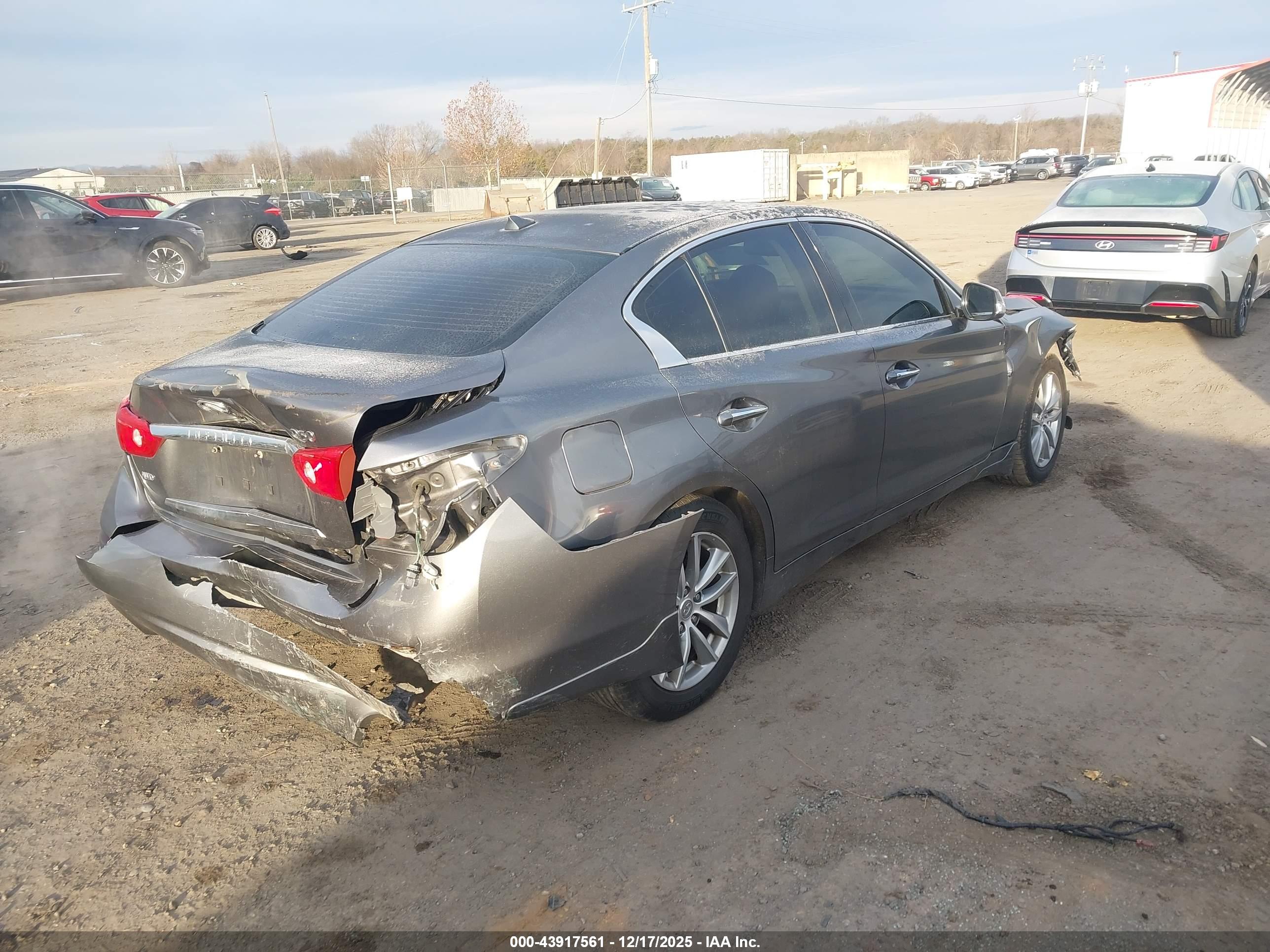 INFINITI Q50 image 4