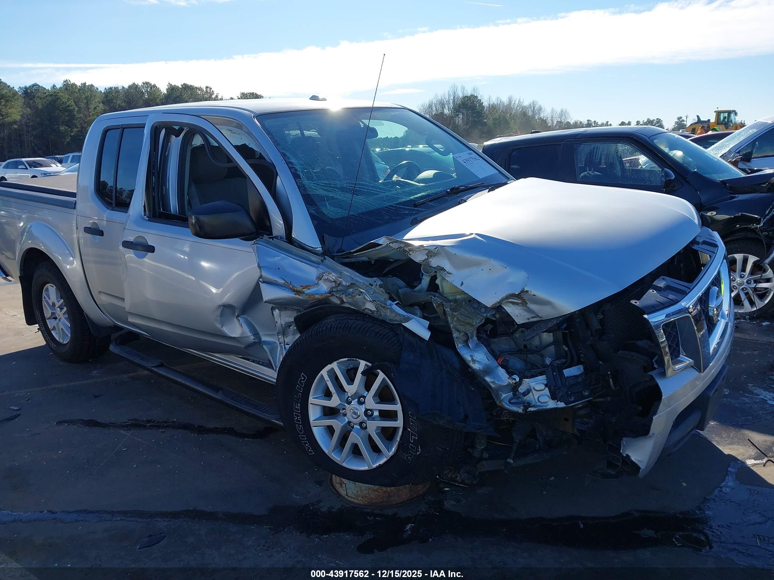 NISSAN FRONTIER image 6