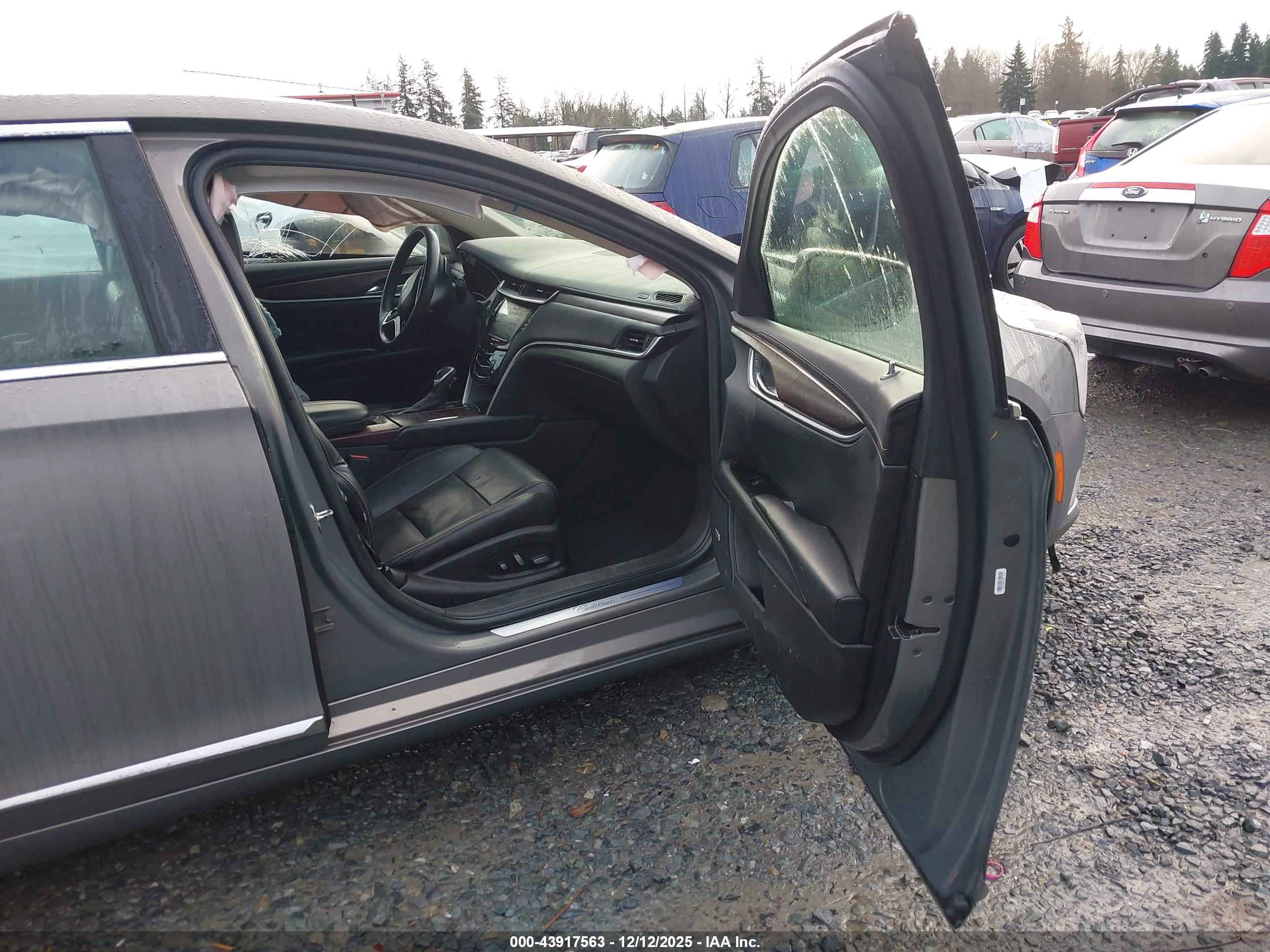 CADILLAC XTS image 5