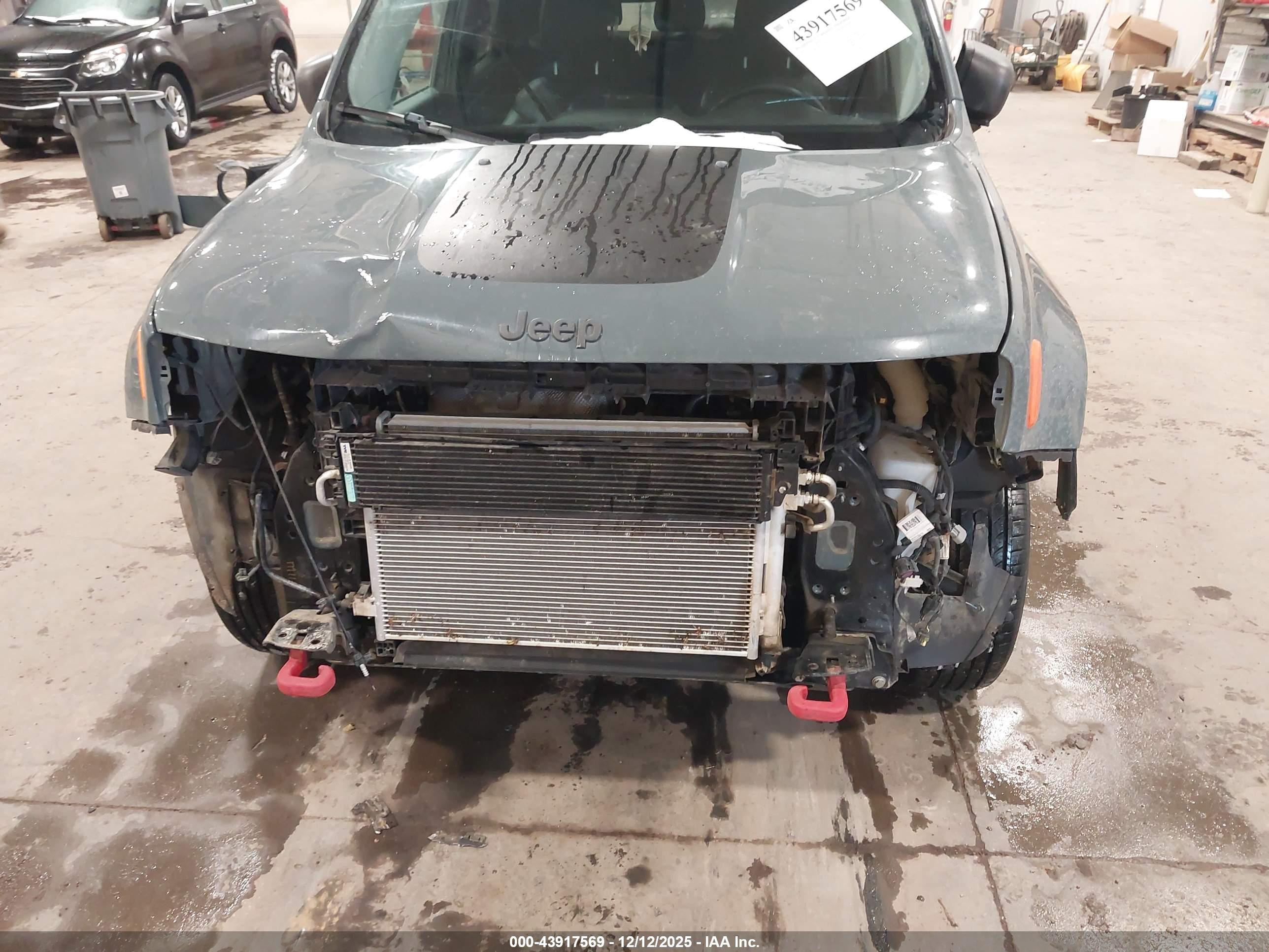 JEEP RENEGADE image 6